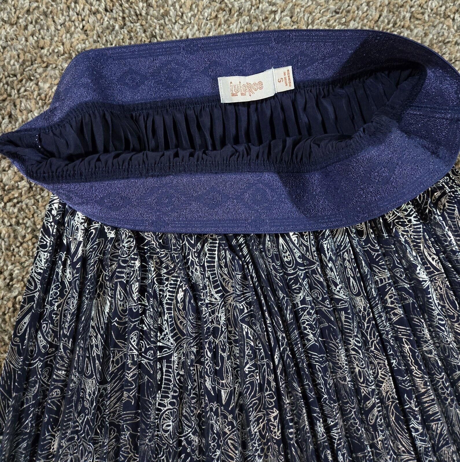 Designer LuLaRoe Elegant Jill Small Navy Silver Pleated Midi Skirt Size 28" / US 6 / IT 42 - 7 Thumbnail