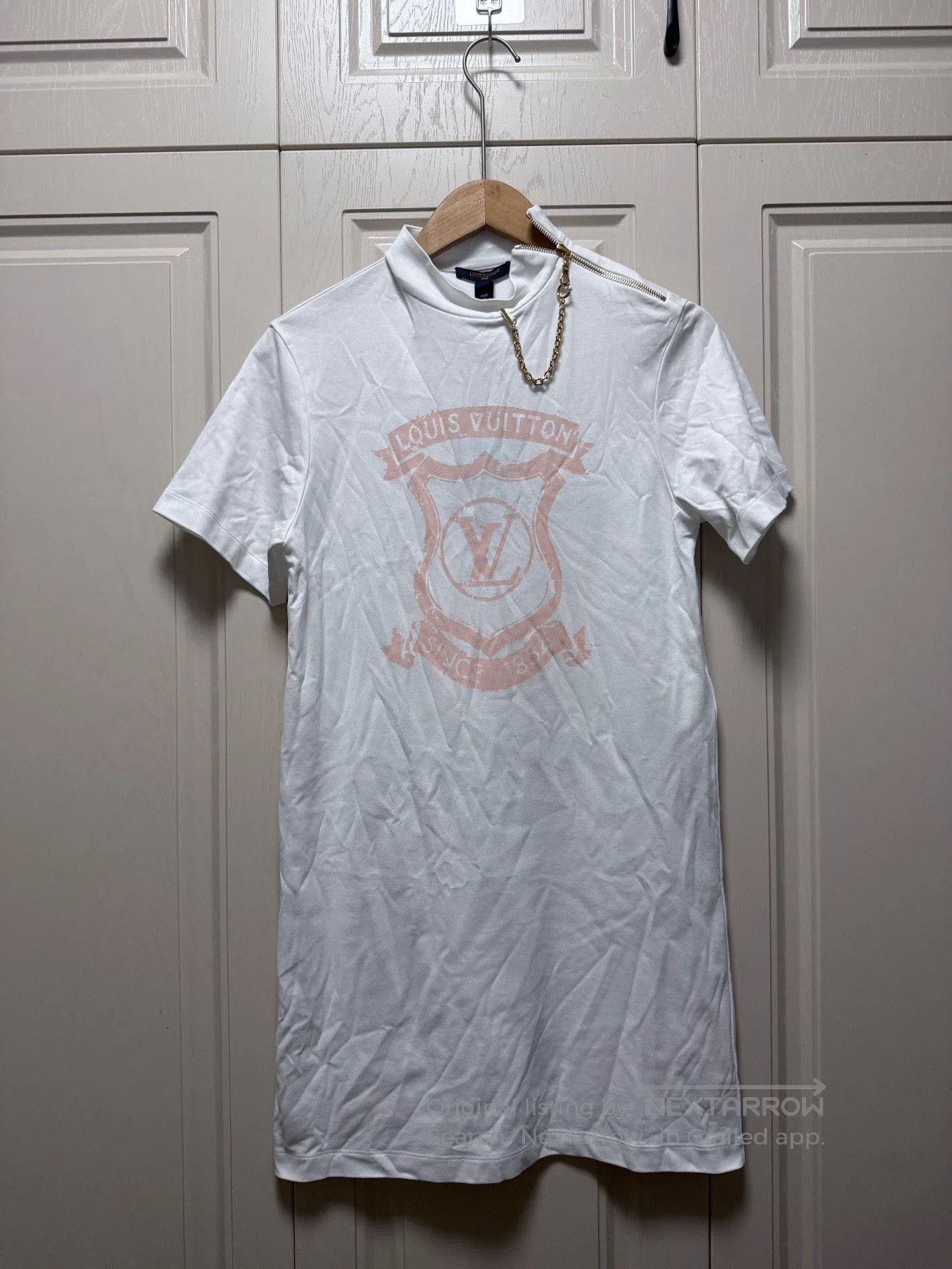Louis Vuitton Louis Vuitton Logo Chain Short Sleeve Dress. Size S / US 4 / IT 40 - 1 Thumbnail