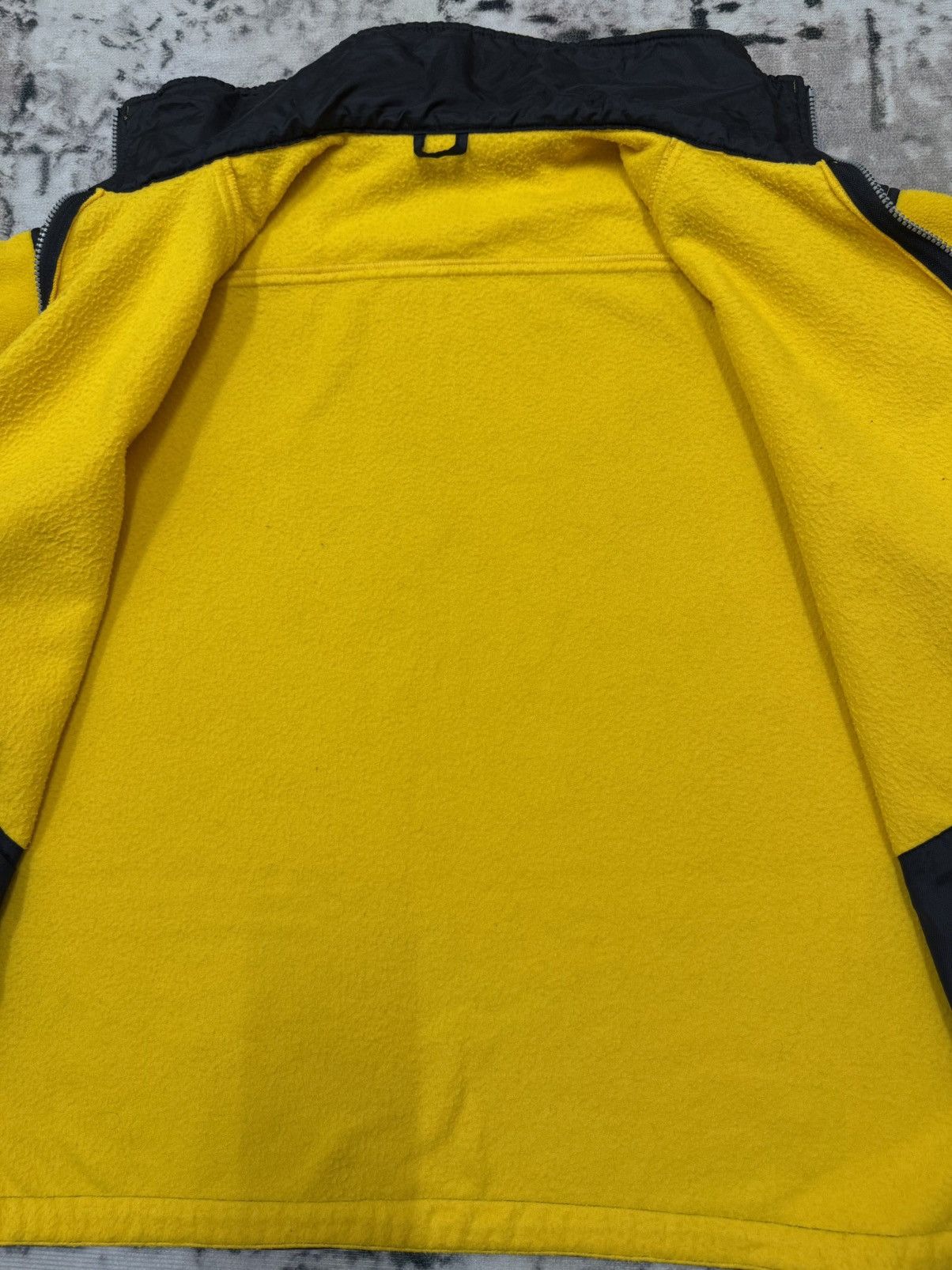 Marlboro × Sports Specialties × Vintage Vintage Marlboro Fleece Zip Up Sweater Jacket Size US L / EU 52-54 / 3 - 7 Thumbnail