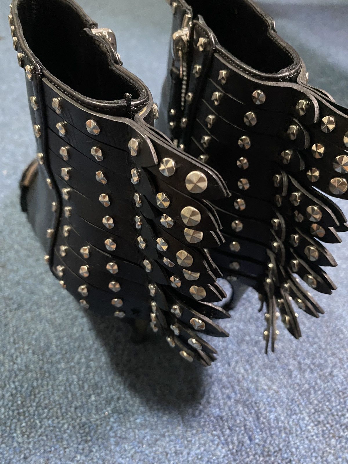 Alexander McQueen ALEXANDER MCQUEEN STUDDED ANKLE BOOTS Size US 9 / IT 39 - 4 Thumbnail
