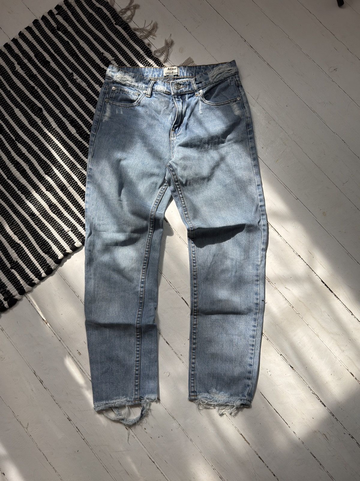 Acne Studios VINTAGE ACNE STUDIOS DISTRESSED STYLE DENIM PANTS Size 26" / US 2 / IT 38 - 1 Thumbnail