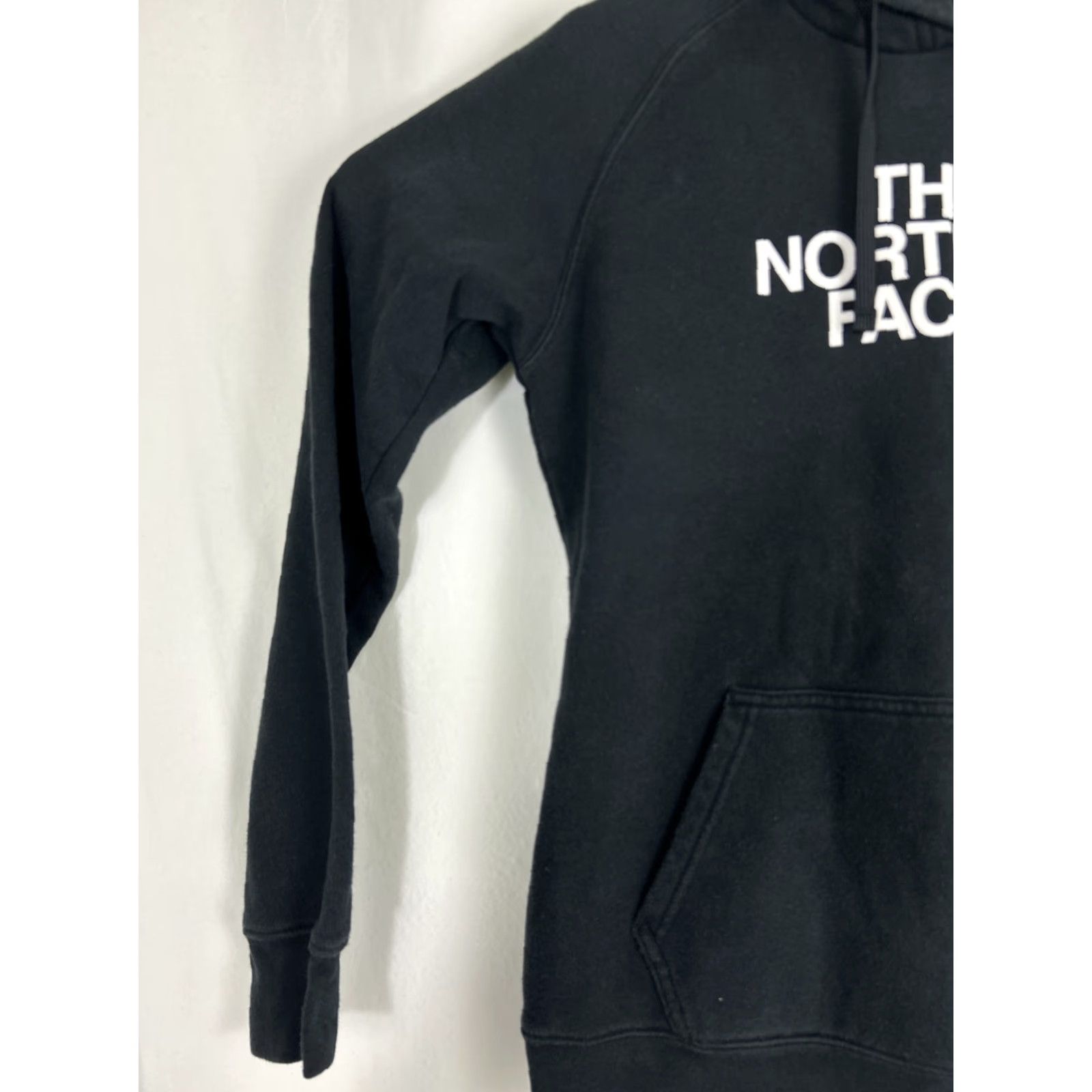 The North Face The North Face Womens Medium Pullover Hoodie Black White Graphic Drawstring Size M / US 6-8 / IT 42-44 - 2 Thumbnail