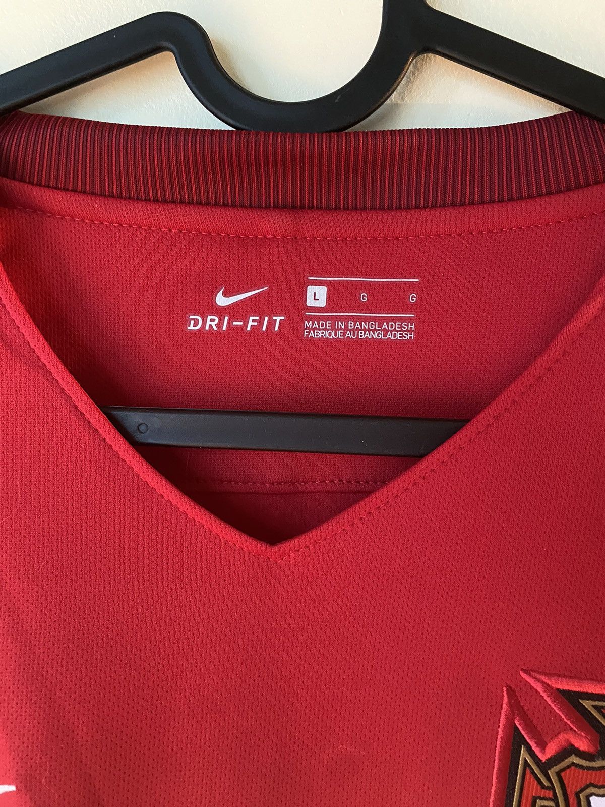 Nike Cristiano Ronaldo 2016 Portugal Jersey Size US M / EU 48-50 / 2 - 3 Thumbnail