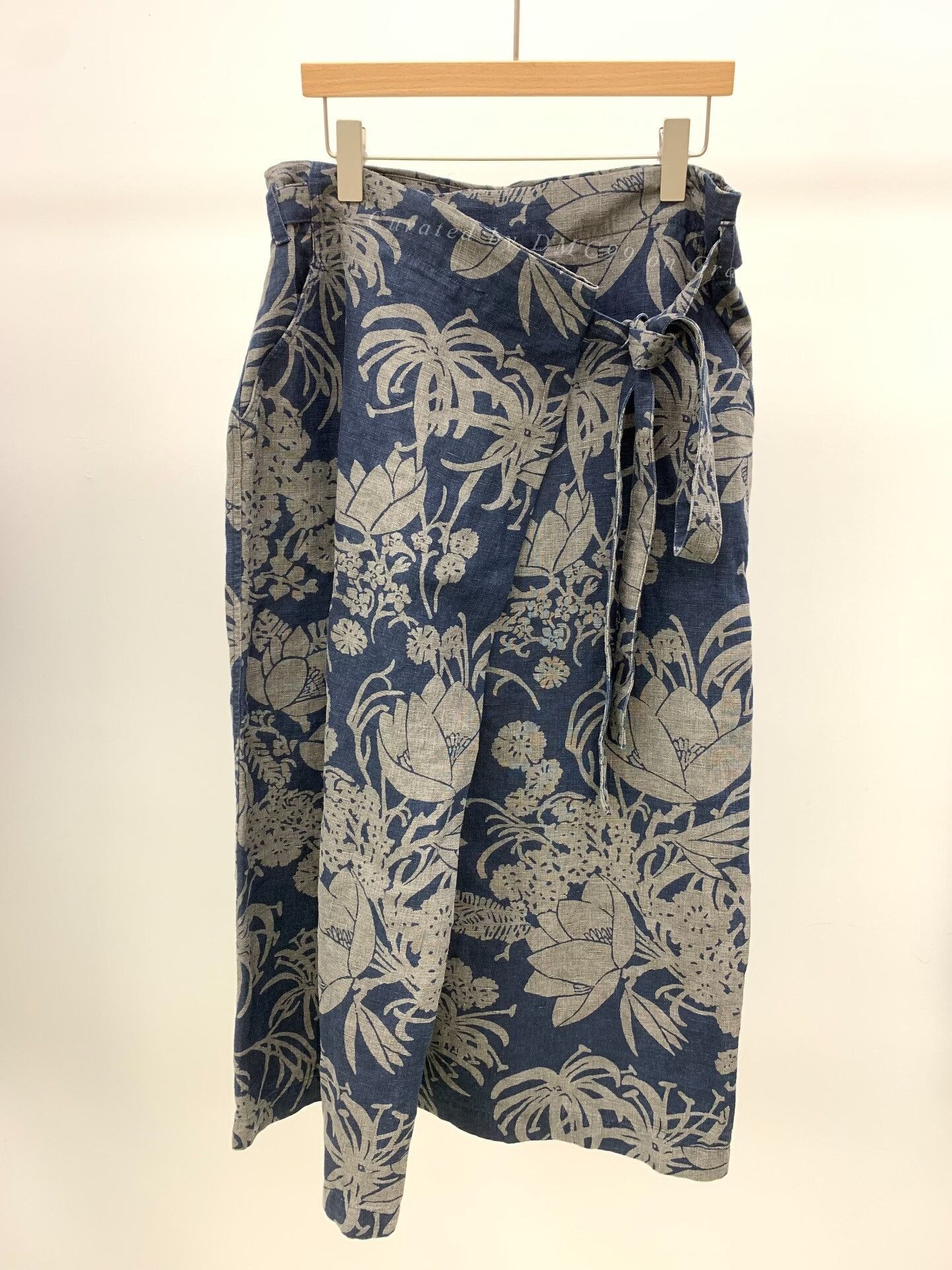 45rpm 45R 100% Linen Floral Indigo Midi Skirt Size 42" / US 20 - 1 Thumbnail