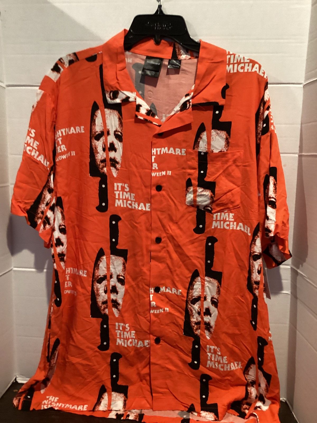 Other Mens Michael Myers Halloween II Button Up Short Sleeve shirt Size US XL / EU 56 / 4 - 1 Thumbnail