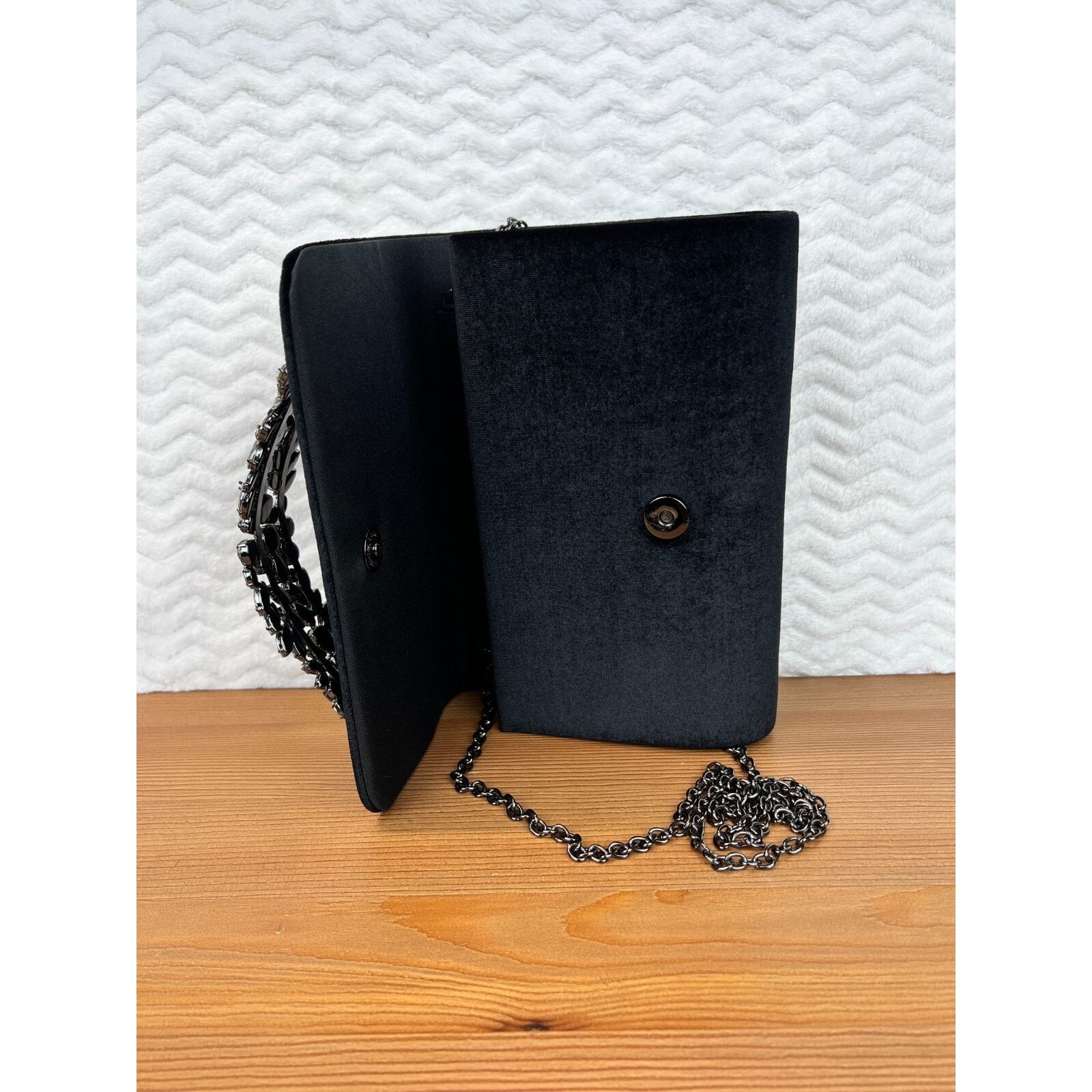 Other Sondra Roberts Velvet Clutch Stone Encrusted Shoulder Chain Size ONE SIZE - 13 Thumbnail