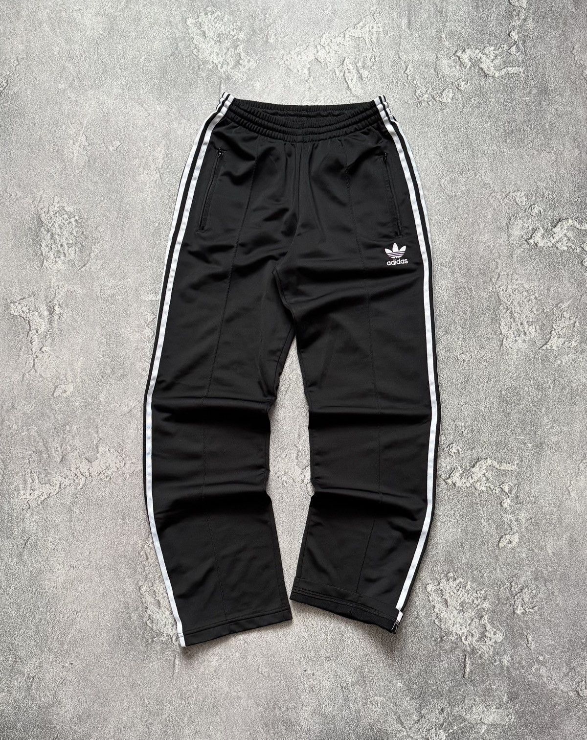 Adidas × Vintage Adidas Wmns relaxed sweatpants pant trouser 3 stripes Size 26" / US 2 / IT 38 - 1 Thumbnail