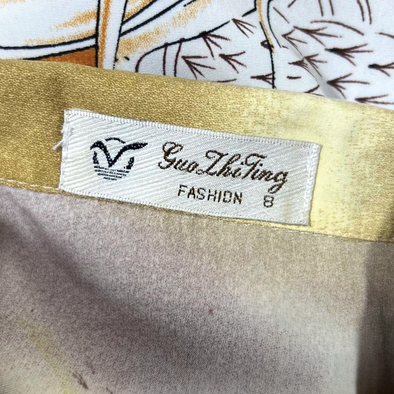 Vintage Guo Lhi Ting Early 00's Goth Y2K Dragon Yellow Brown Cream Shirt Women's 8 Button-Up Short Sleeve 8 Yellow/Brown/Cream Womens Size M / US 6-8 / IT 42-44 - 4 Thumbnail