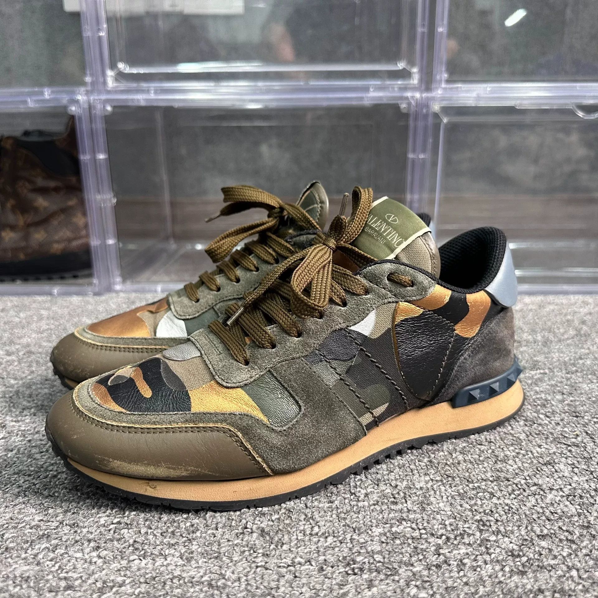 Valentino Valentino Camo Lowtop Sneakers 7 Men Size US 7 / EU 40 - 1 Thumbnail