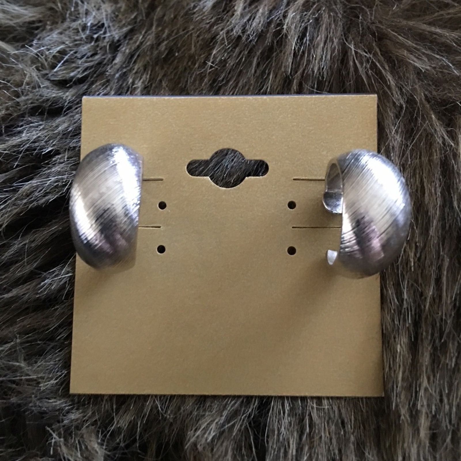 Vintage Vintage textured silver tone hoop style earrings Size ONE SIZE - 2 Thumbnail