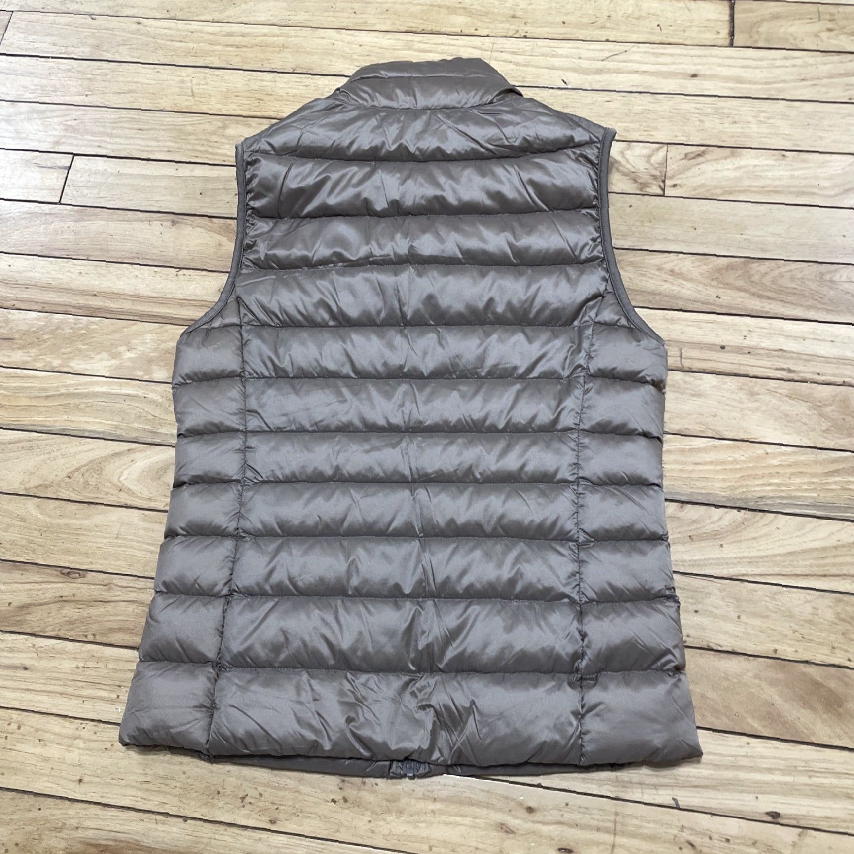Uniqlo VINTAGE Uniqlo Down Puffer Vest Women S Quilted UL Light Compact Packable Money Size S / US 4 / IT 40 - 2 Thumbnail