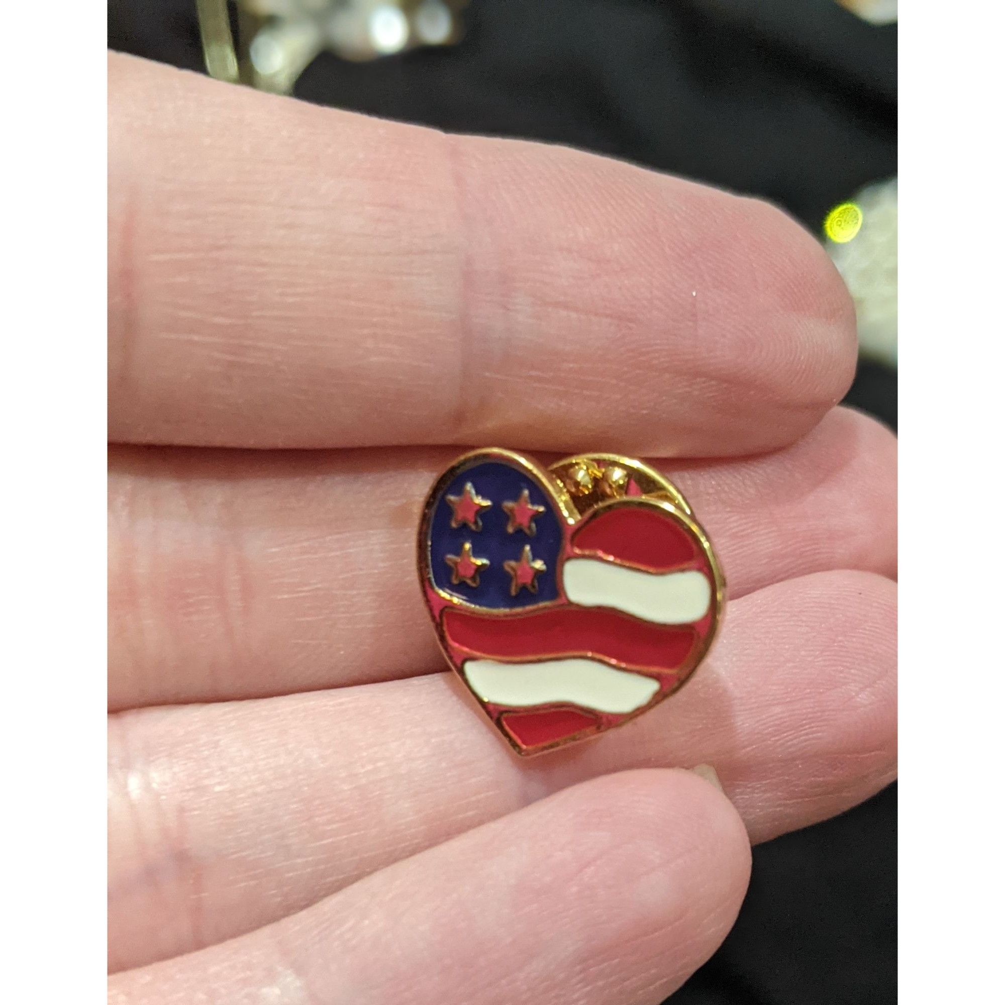 Other Vintage Avon Heart US Flag Collectible Lapel Pin Size ONE SIZE - 1 Thumbnail