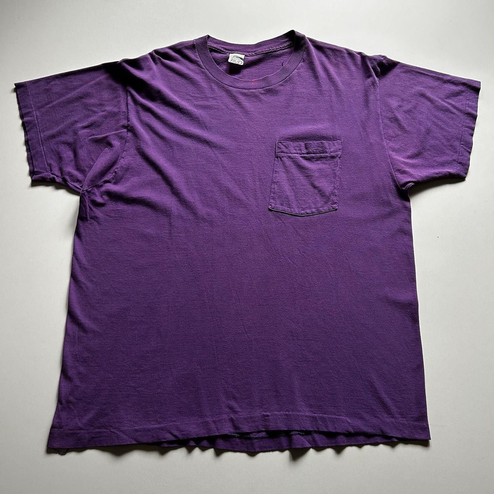 Vintage Vintage Sun Faded Purple Pocket T Shirt XL 90s Single Stitch Size US XL / EU 56 / 4 - 1 Thumbnail