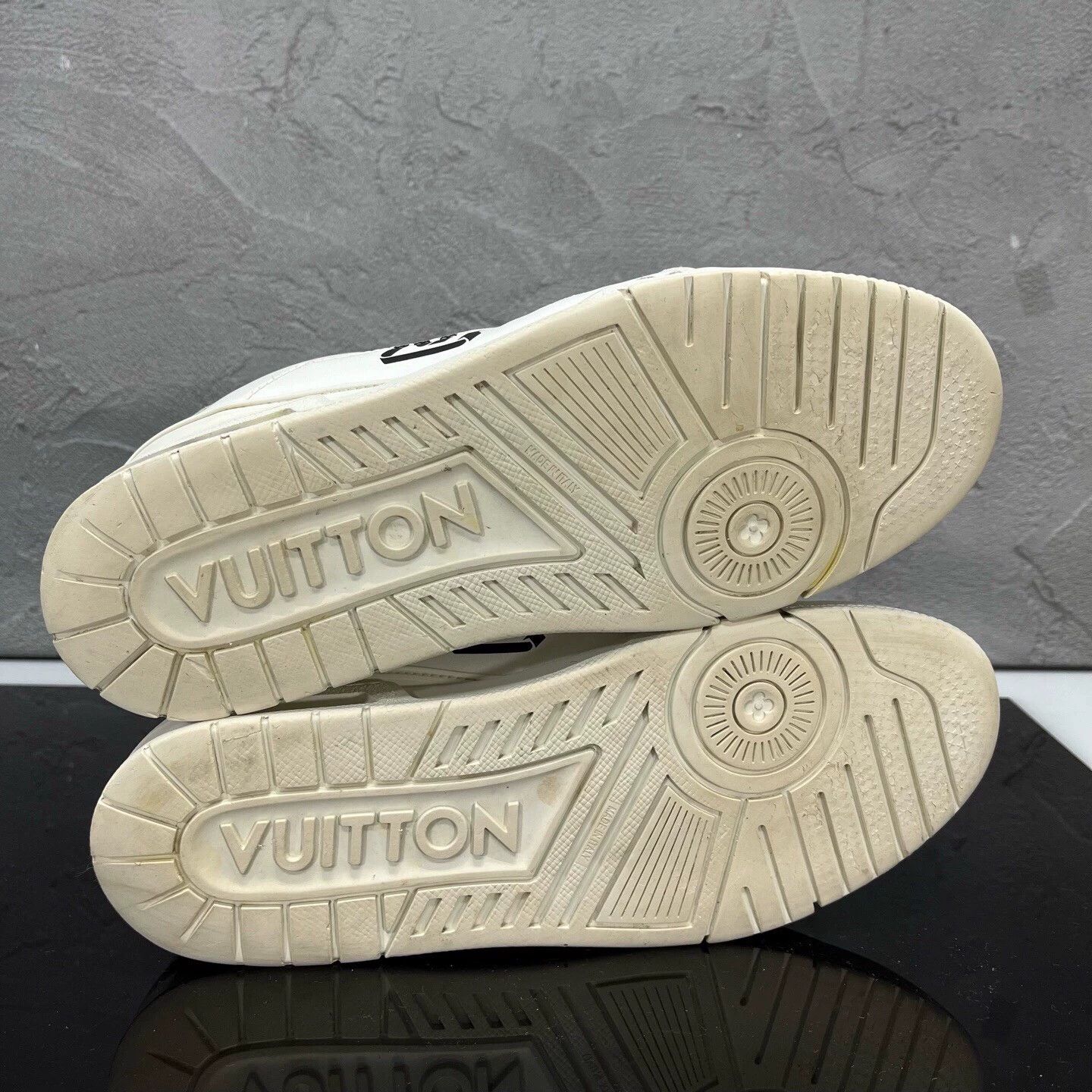 Louis Vuitton LV Trainer B/W AOP UK7/41 98 New Light Use Size US 7 / EU 40 - 8 Thumbnail