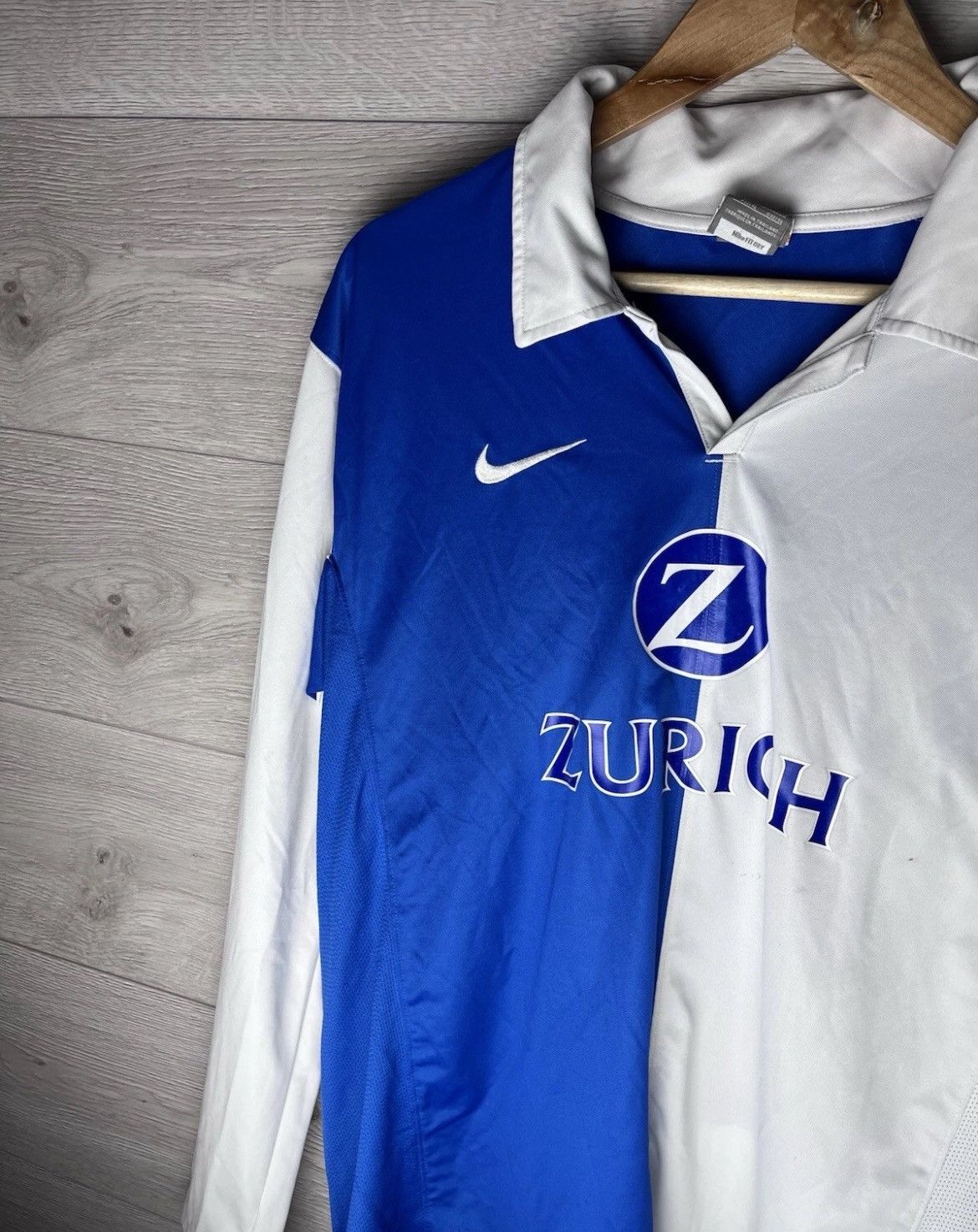 Nike MENS Vintage soccer jerseys Zurich Nike size L Size US L / EU 52-54 / 3 - 3 Thumbnail