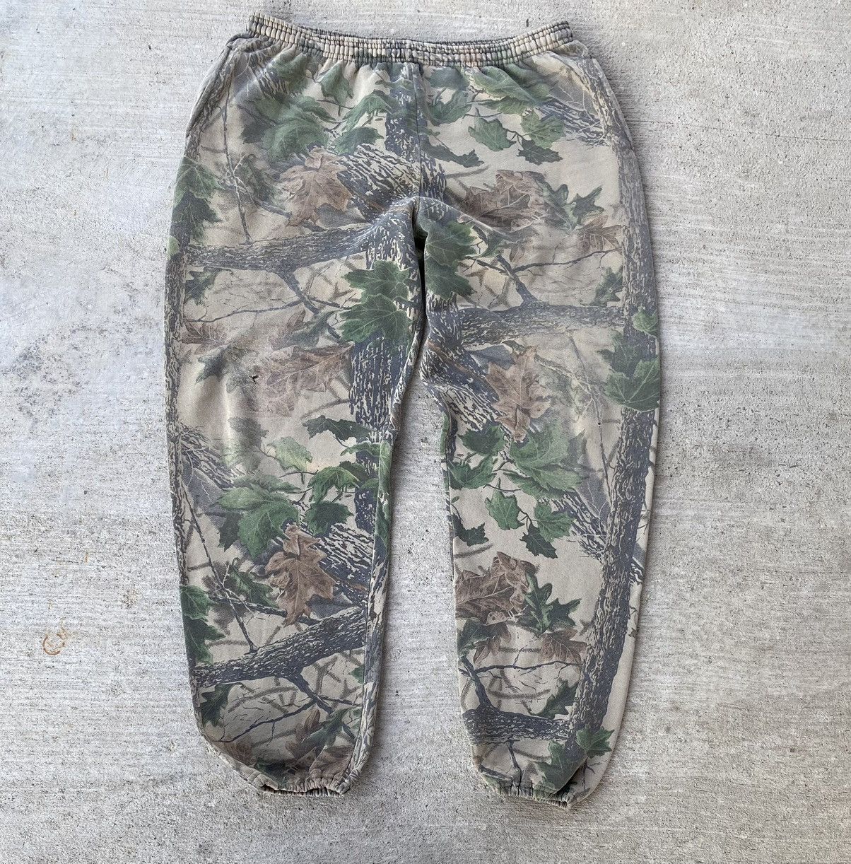 image of Mossy Oaks x Realtree Vintage 90’S Baggy Camouflage Realtree Sweatpants in Green, Men's (Size 38)