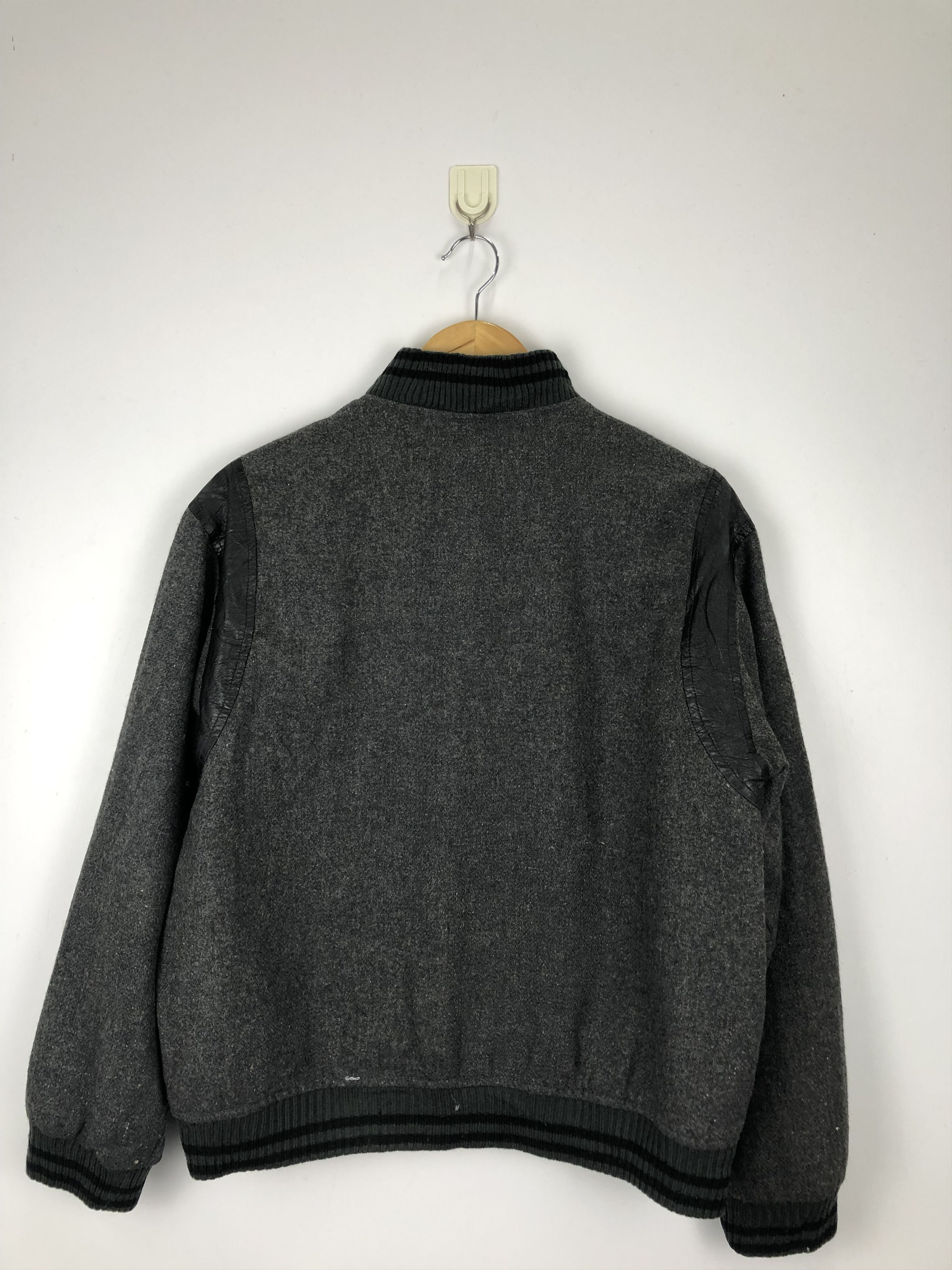 Japanese Brand Vintage 80s Japanese Brand Wool Varsity Jacket Gray V0407 Size US M / EU 48-50 / 2 - 3 Thumbnail