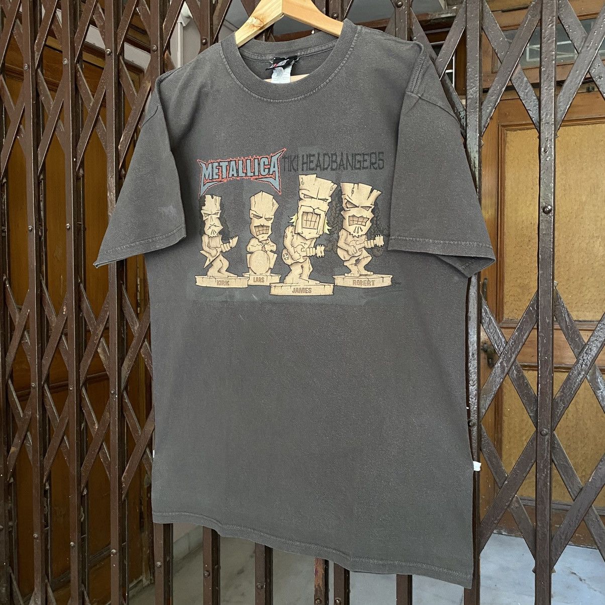 Metallica Vintage Metallica Tiki Headbangers T-shirt Size US L / EU 52-54 / 3 - 2 Thumbnail