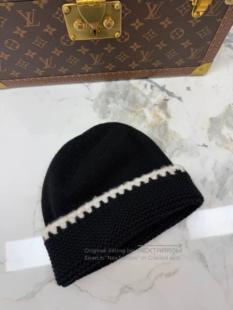 Chanel Chanel Black Knit Beanie with Logo. Size ONE SIZE - 3 Thumbnail