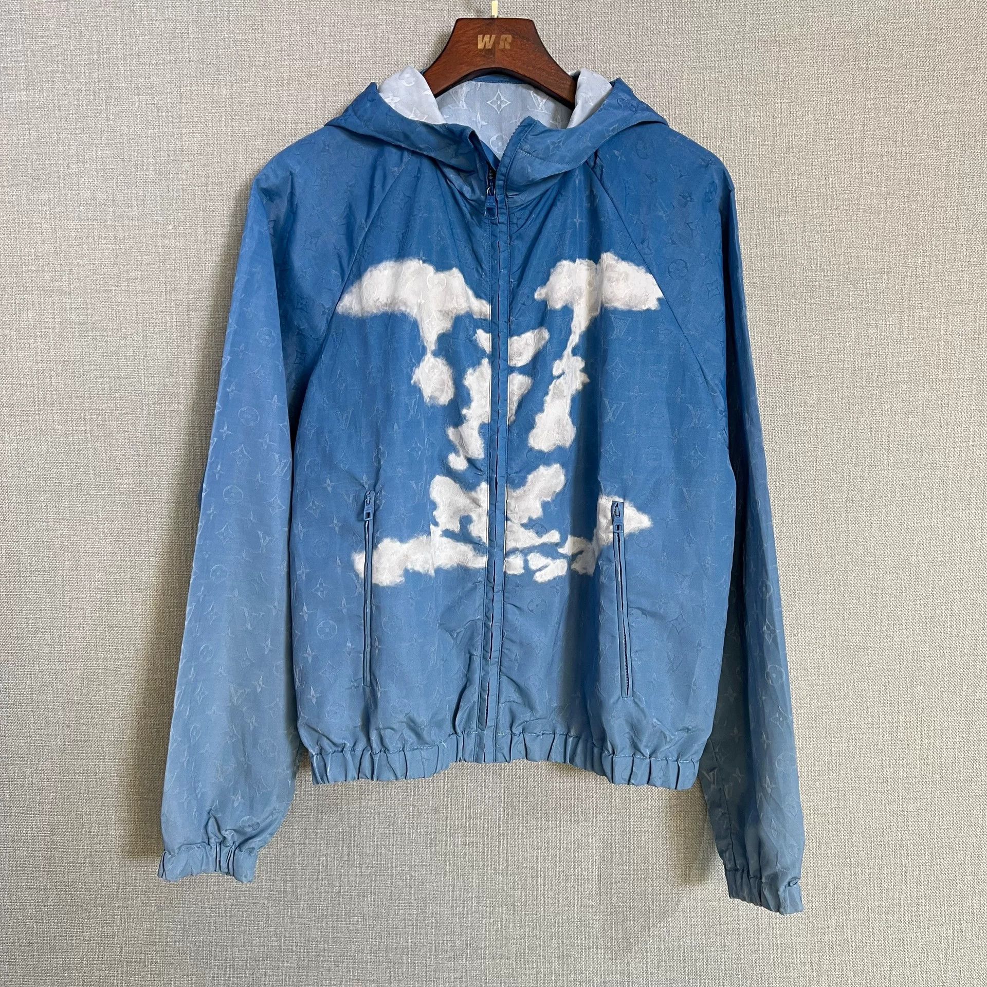 Louis Vuitton Louis Vuitton LV Cloud Logo Jacket Size US S / EU 44-46 / 1 - 1 Thumbnail