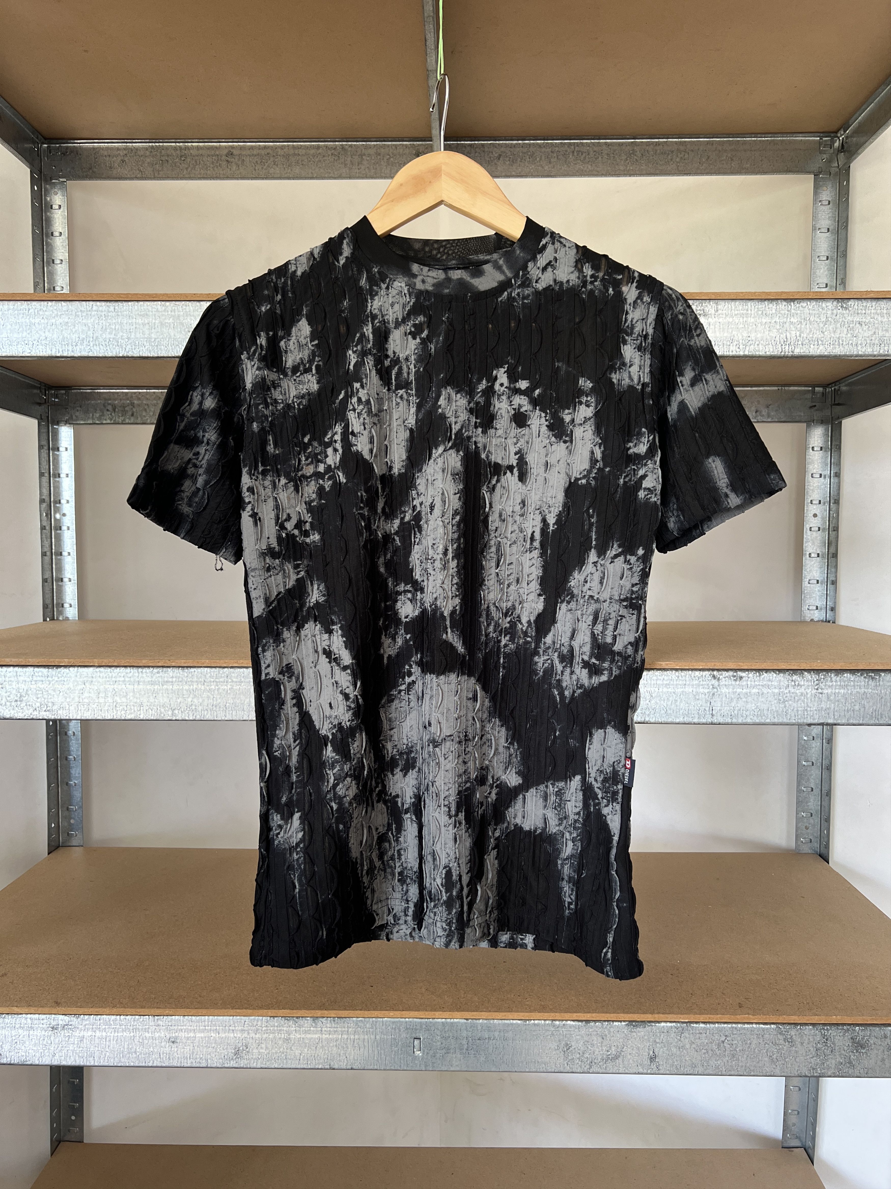 Diesel Diesel Y2K Vintage Abstract Tee Size L / US 10 / IT 46 - 1 Thumbnail