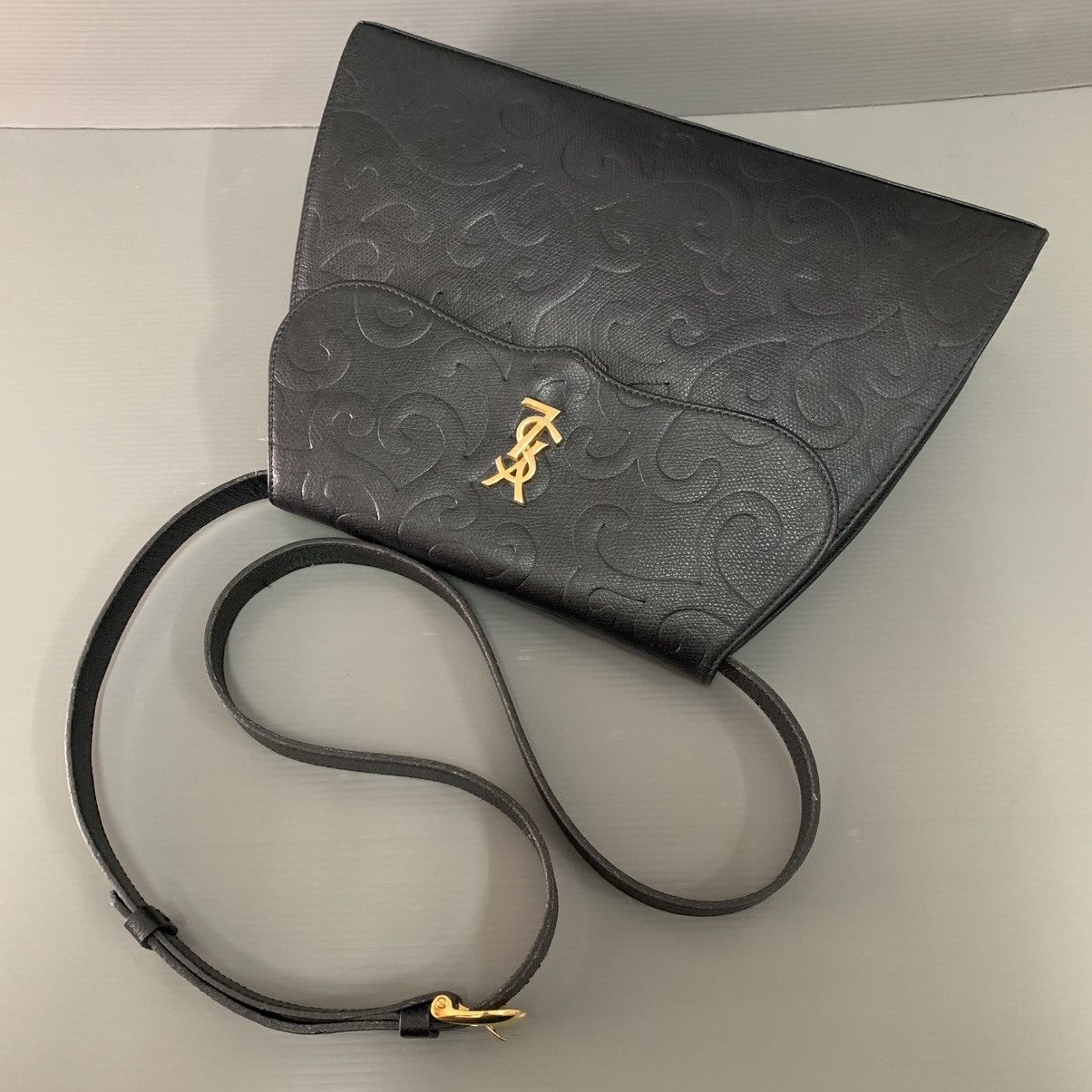 Yves Saint Laurent Saint Laurent 1990-2000s logo-debossed shoulder bag Size ONE SIZE - 10 Thumbnail