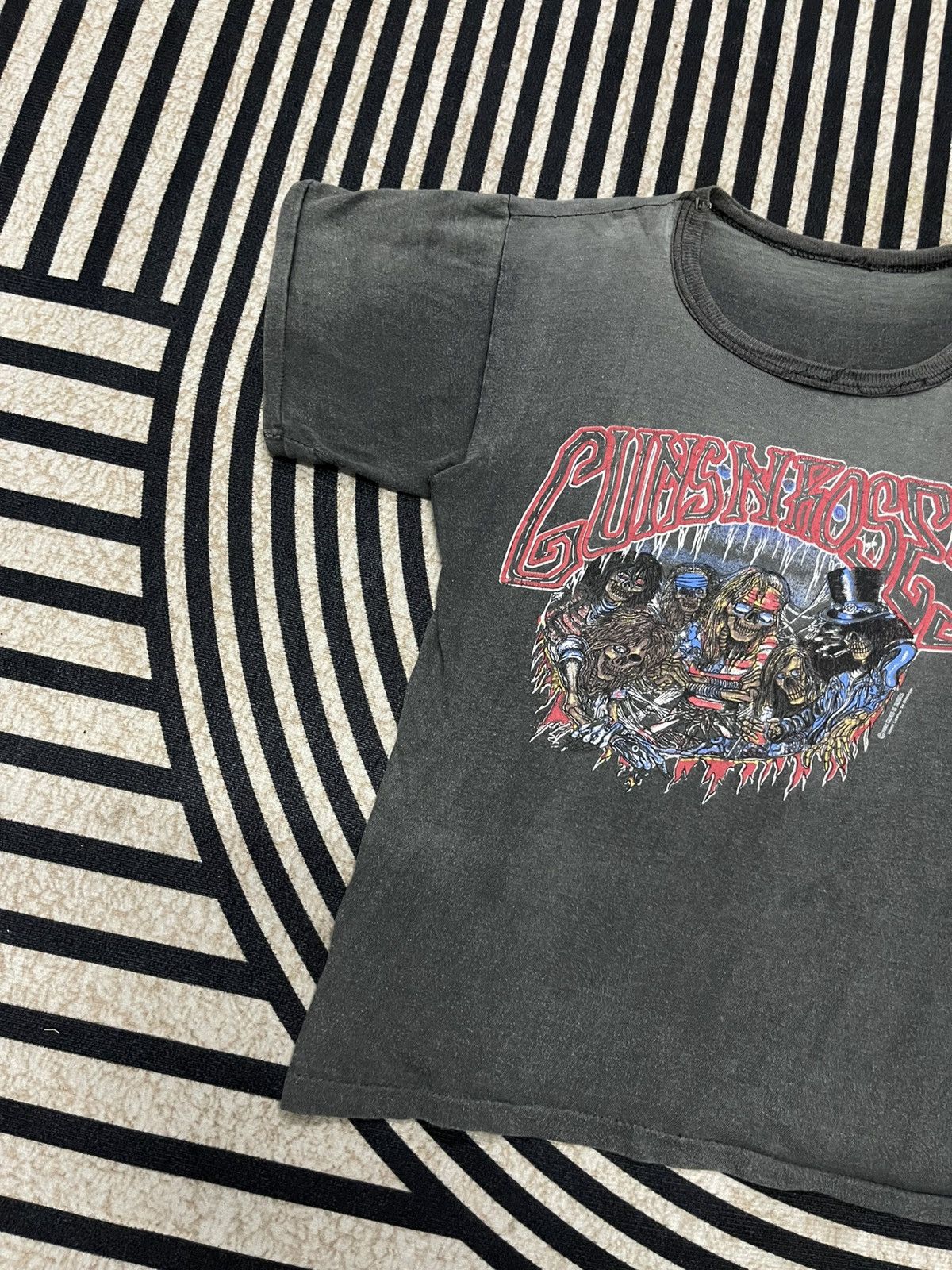 Guns N' Roses VINTAGE GUNS N ROSES USED YOUR ILLUSION TOUR 91-93 TEES Size US XS / EU 42 / 0 - 3 Thumbnail
