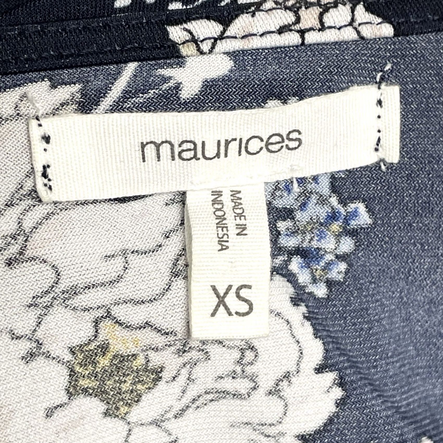 Vintage Maurices Women Navy Blue Floral V-Neck Wrap Front Tie Waist 3/4 Sleeve Romper XS Size 26" / US 2 / IT 38 - 3 Thumbnail