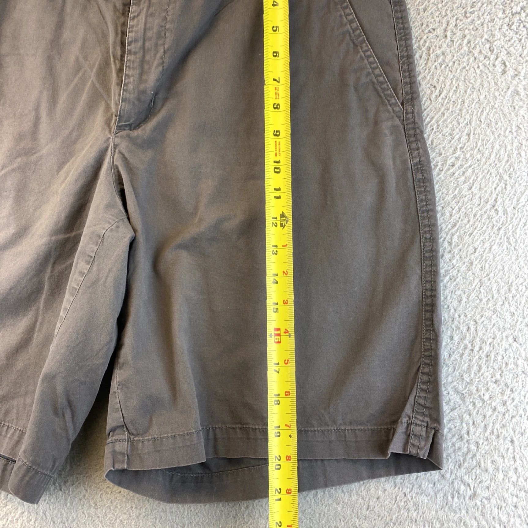 Vintage Columbia Gray Shorts Men's Size 36x10 Cotton Pockets Casual /87-83 Size US 36 / EU 52 - 7 Thumbnail