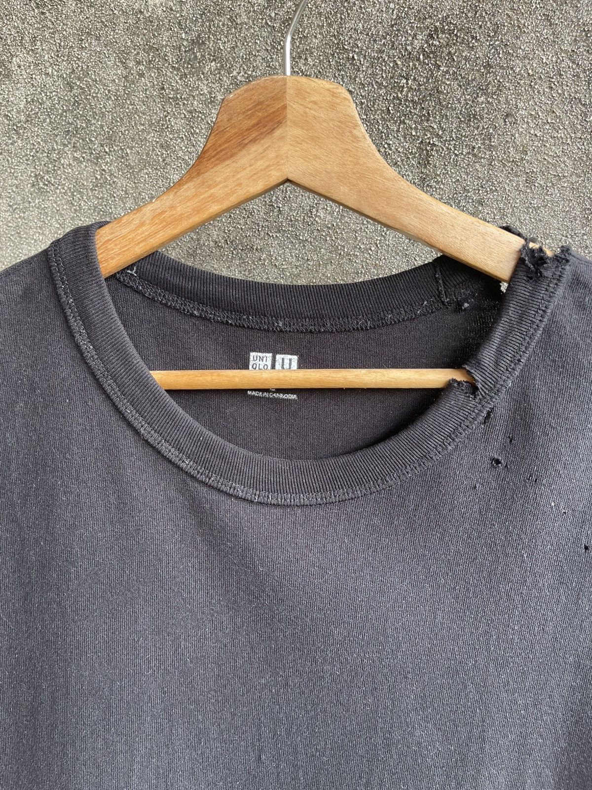 Lemaire × Uniqlo RARE🔥LEMAIRE x UNIQLO🔥Thrashed Sun Faded Black Tshirt Size US L / EU 52-54 / 3 - 9 Thumbnail