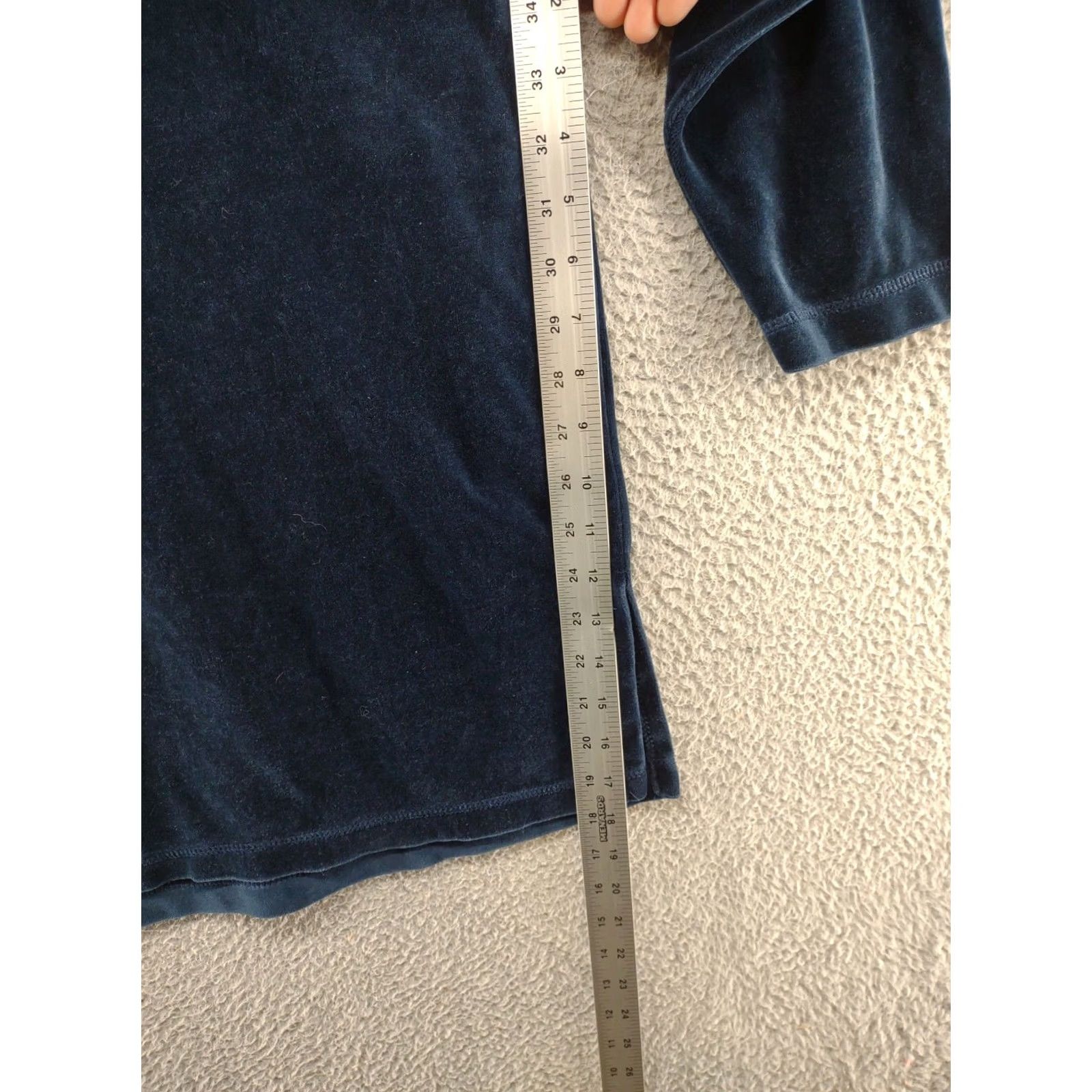 Croft & Barrow Croft & Barrow Women's Blue Velvet Velour Long Sleeve 1/4 Button Sweater Size L Size L / US 10 / IT 46 - 5 Thumbnail