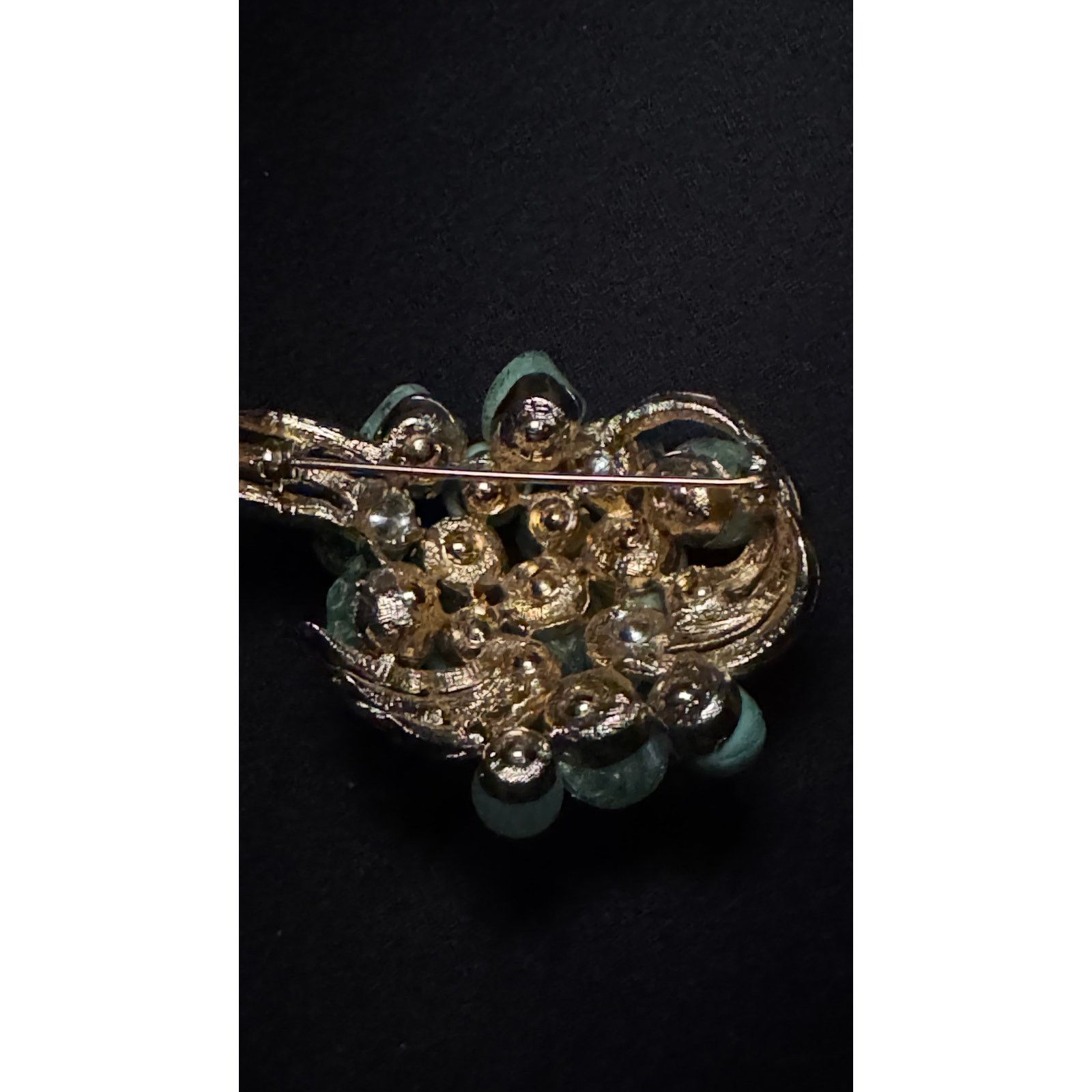 Other Vintage Coro 1940's Cluster of Green Beads Gold Tone Brooch Size ONE SIZE - 3 Thumbnail