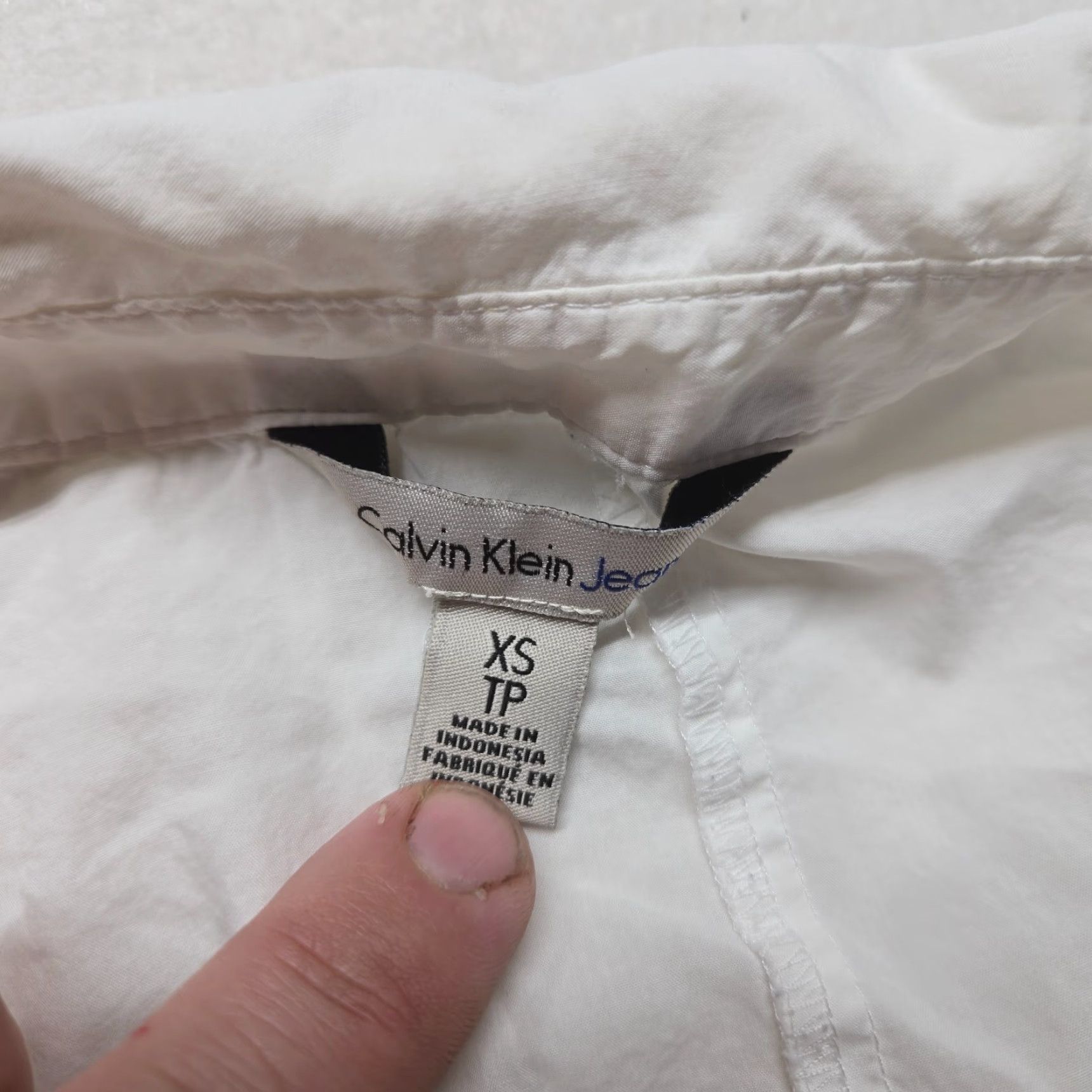 Vintage Calvin Klein Jeans Solid White Long Sleeve Button-Up Casual Shirt Womens XS Size XS / US 0-2 / IT 36-38 - 3 Thumbnail