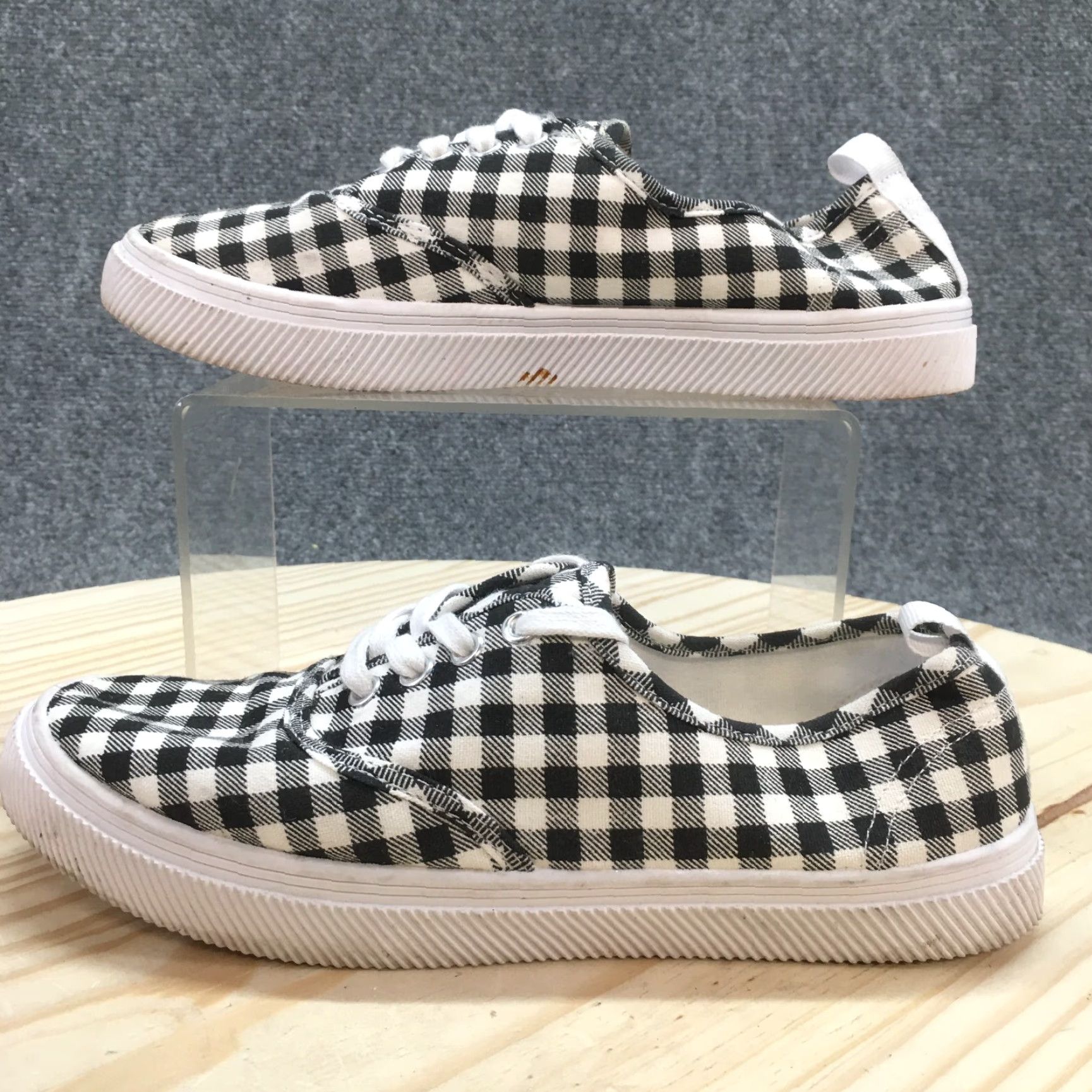 H&M H&M Divided Shoes Women Plaid Casual Low Top Lace Up Sneakers Black White Size M / US 6-8 / IT 42-44 - 2 Thumbnail