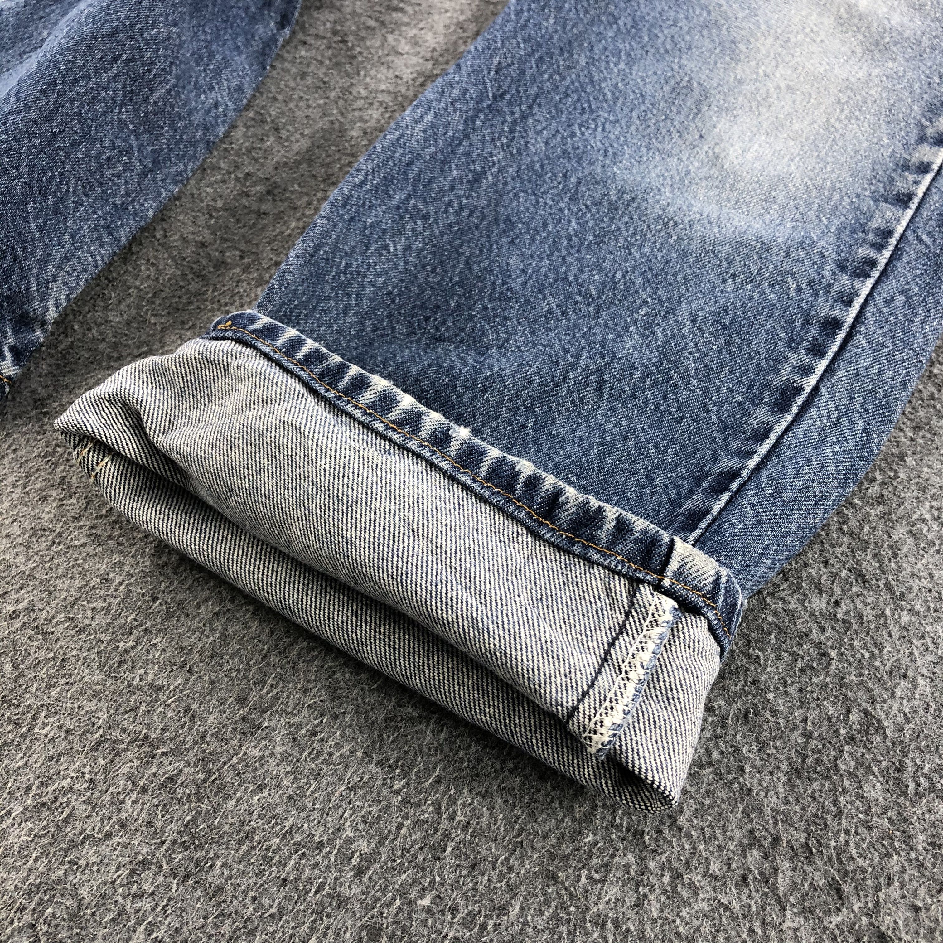 Levi's Vintage Blue Wash Levis 505 Jeans- J1297 Size US 35 - 6 Thumbnail