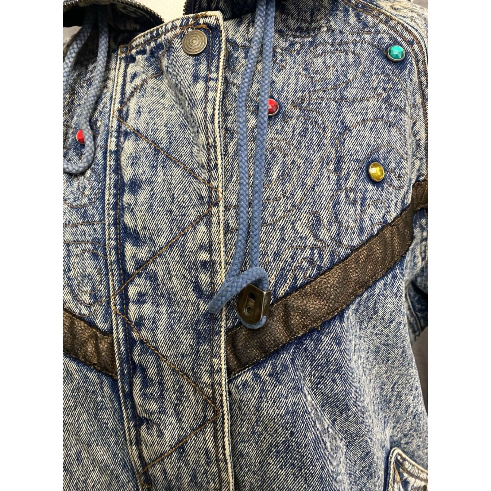 Vintage VINTAGE Current Seen Denim Jacket Bomber L, Women, Blue, Mid-Length, Lined, Embroidered, Button Zip Snap, 80s Retro, Casual Womens Jacket Size L / US 10 / IT 46 - 5 Thumbnail