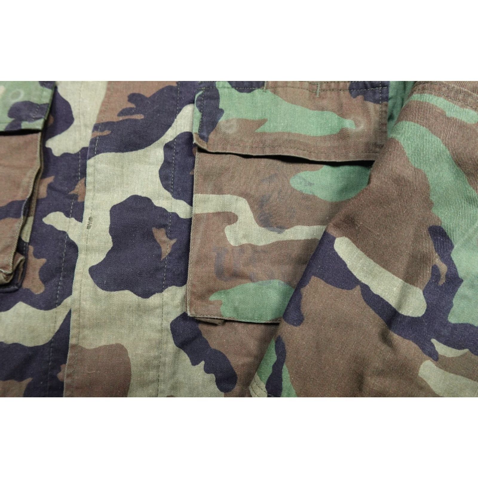 Vintage VINTAGE Combat Coat Mens M Brown Woodland Camo Military Pockets Outdoors Shirt Button-Up Collared All Seasons Fall Winter Mens Size US M / EU 48-50 / 2 - 5 Thumbnail