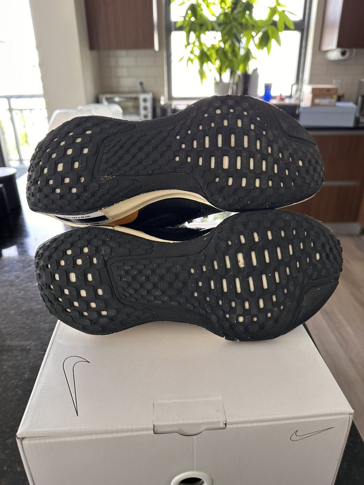 Nike Invincible Run 3 Size US 7.5 / EU 40-41 - 5 Thumbnail