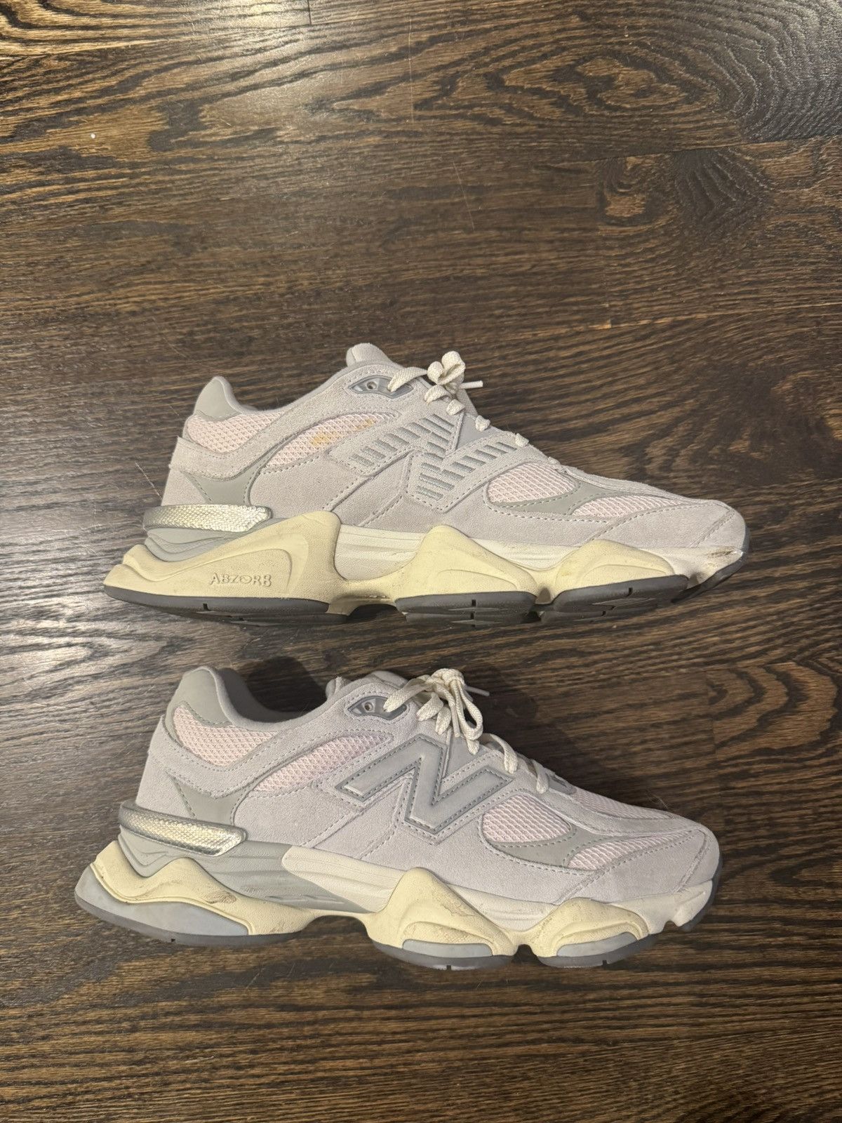 New Balance New Balance x White x Pink x 9060 x 9 Size US 9 / EU 42 - 1 Thumbnail