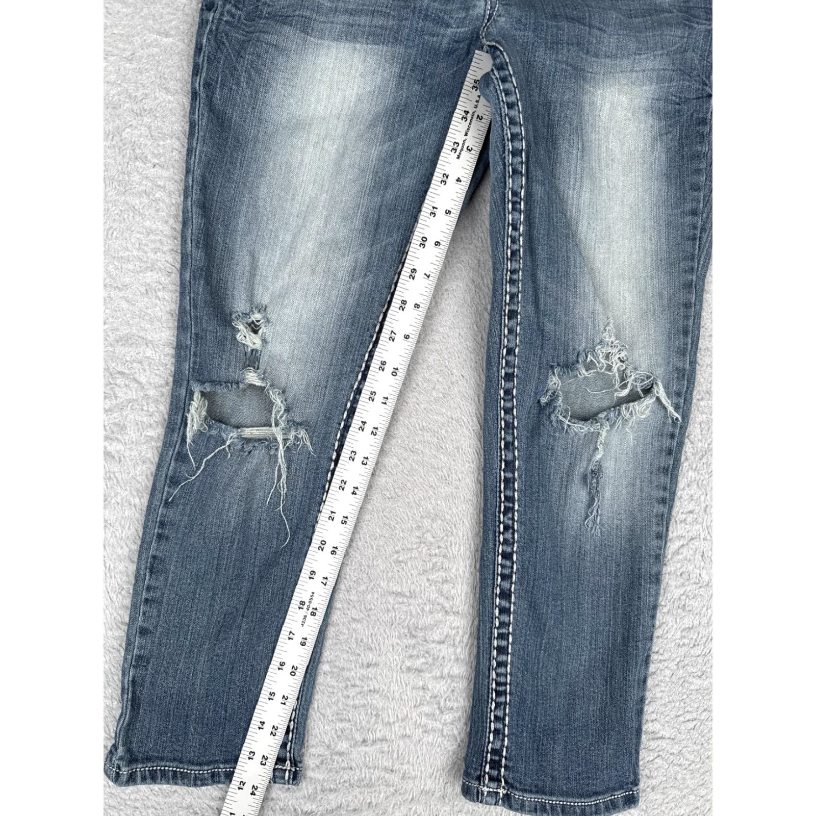 Denime Paisley Sky Jeans Women 8 Capri Blue Distressed Lace Denim 30x24 Mid Rise 5-Pocket Studded Embroidered Cotton Blend Spandex Pattern Solid Size 30" / US 8 / IT 44 - 7 Thumbnail