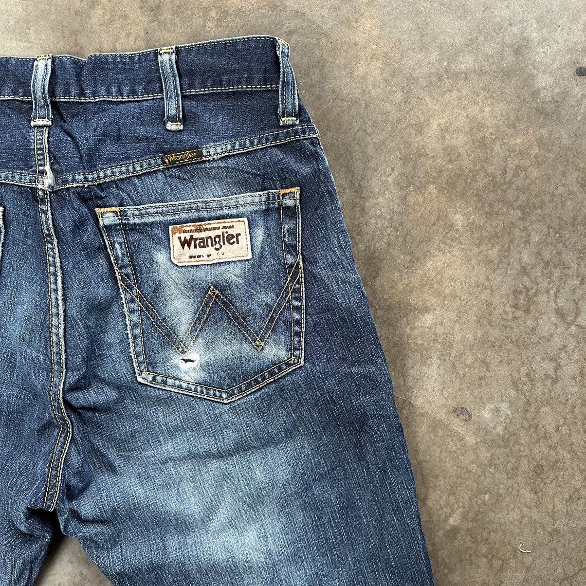Japanese Brand Vintage Wrangler Distressed Jean Faded Denim Pant W34 Size US 34 / EU 50 - 13 Thumbnail