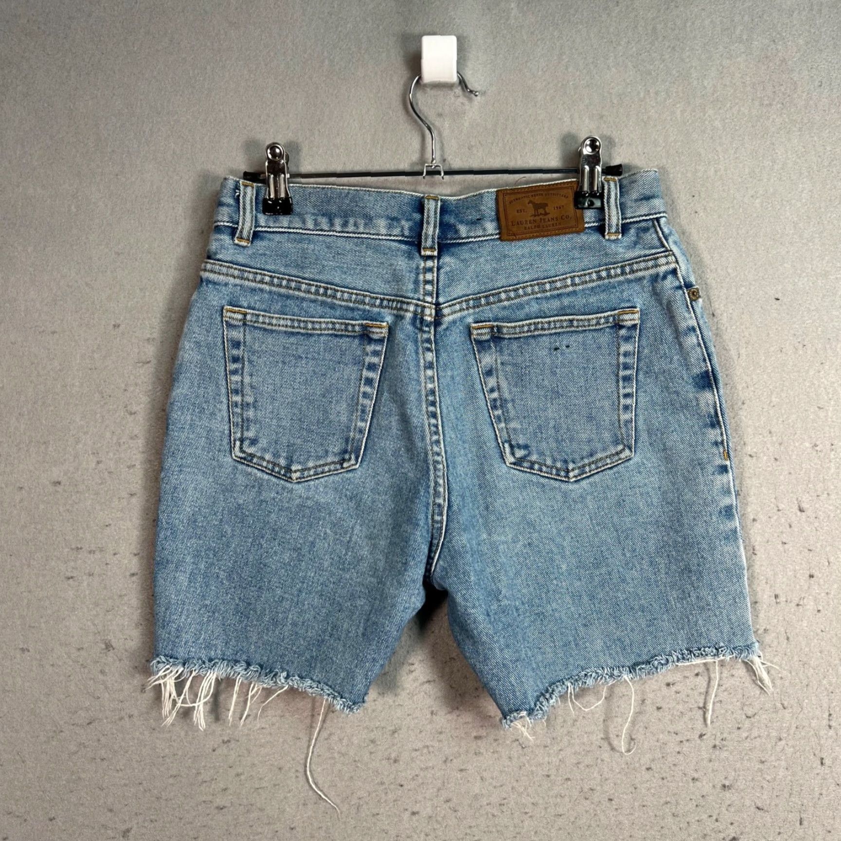 Ralph Lauren VINTAGE Lauren Ralph Lauren Womens 4P Light Wash Denim Shorts Cut-Off High-Waist Petite Blue Spring Summer Women's Size 27" / US 4 / IT 40 - 2 Thumbnail
