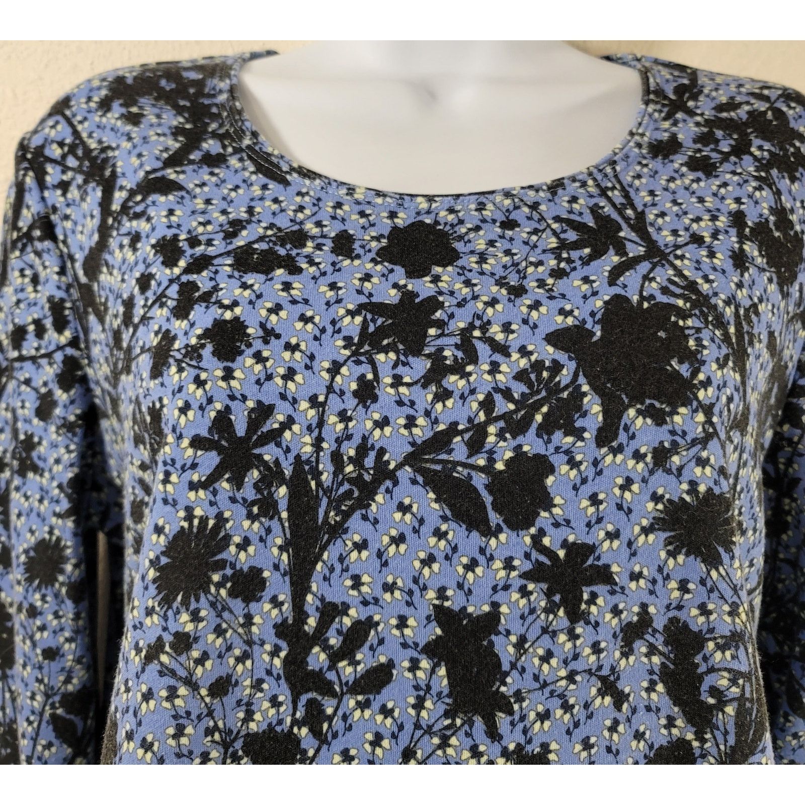 Other Rebecca Malone Blue Black Floral Print Pull On Top Medium Size M / US 6-8 / IT 42-44 - 5 Thumbnail