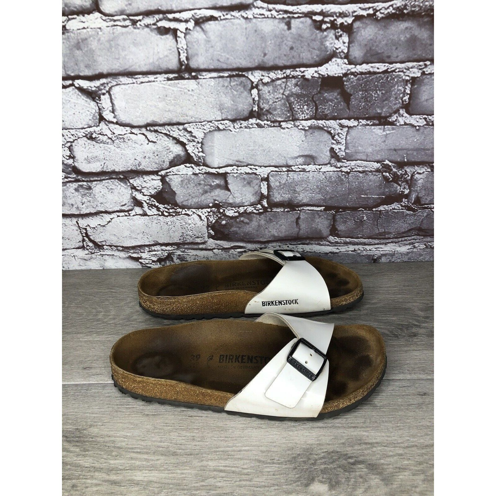 Birkenstock Birkenstock Madrid White Patent Leather Slides Sandals Women Size US 8.5 / IT 38.5 - 14 Thumbnail