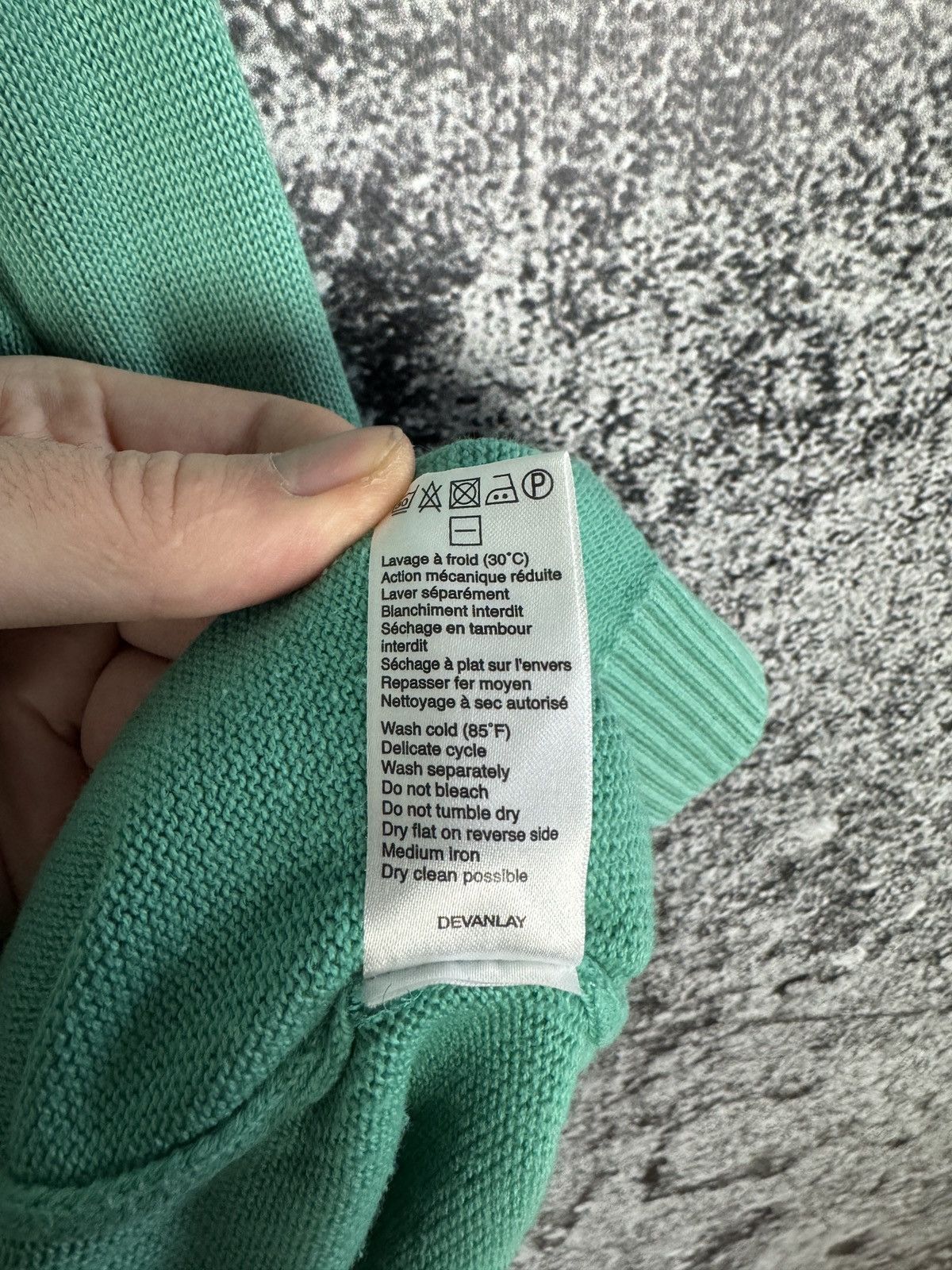 Lacoste Men’s Lacoste Vintage Washed V-Neck Sweater Pullover Size 5 Size US L / EU 52-54 / 3 - 10 Thumbnail