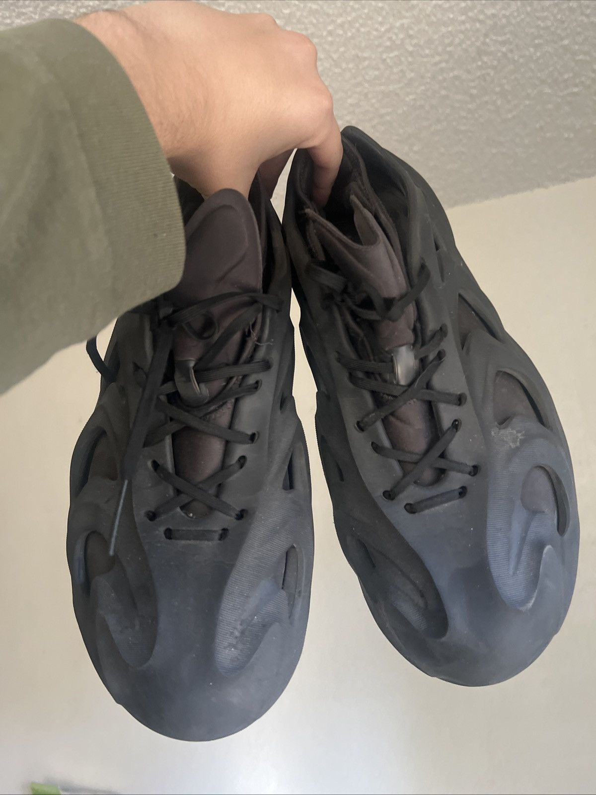 Adidas Adidas adiFOM black carbon size 12 Size US 12 / EU 45 - 2 Thumbnail