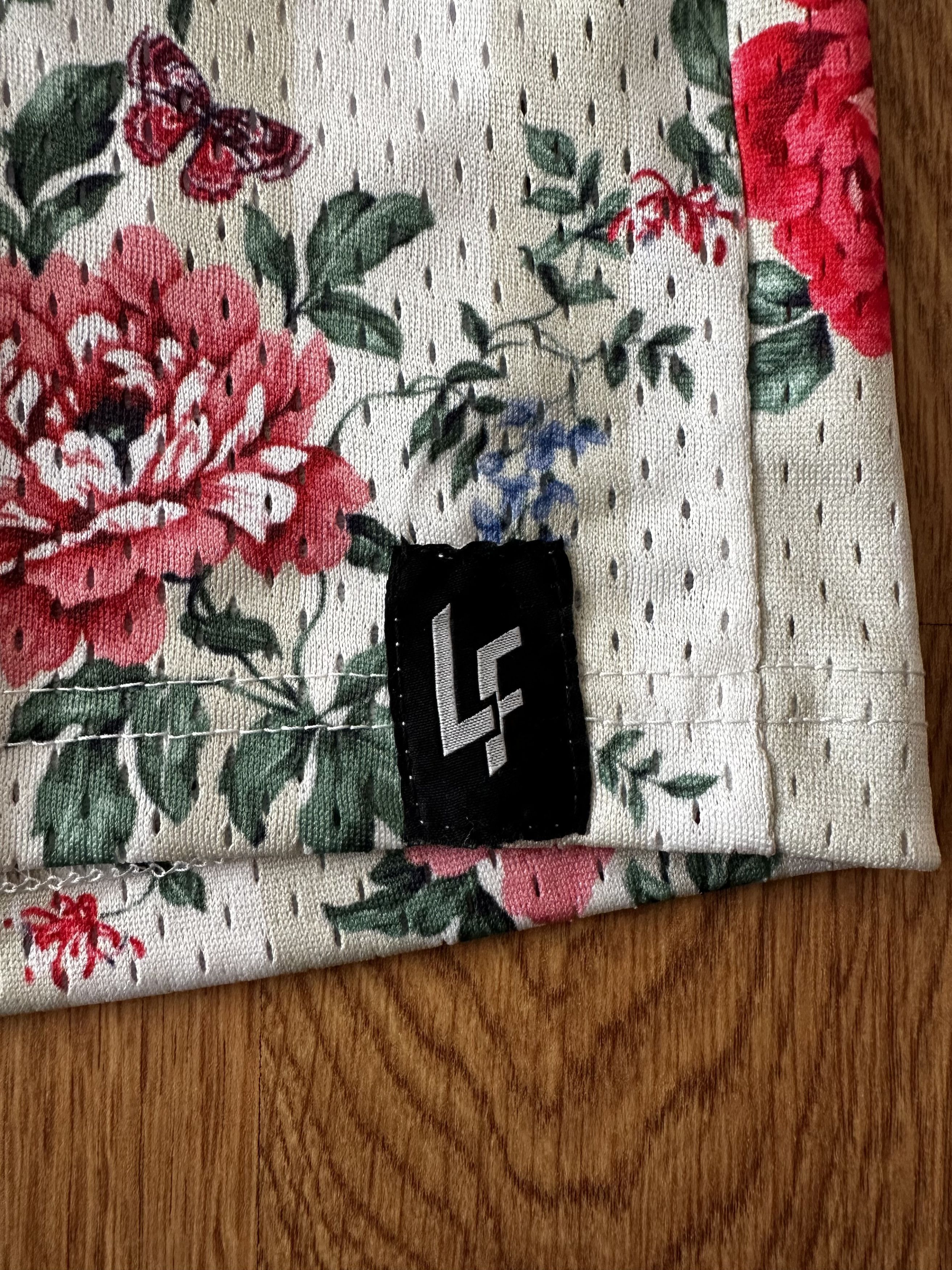 Lost Enterprises Lost Files White/Green Floral Shorts Size L Size US 35 - 4 Thumbnail