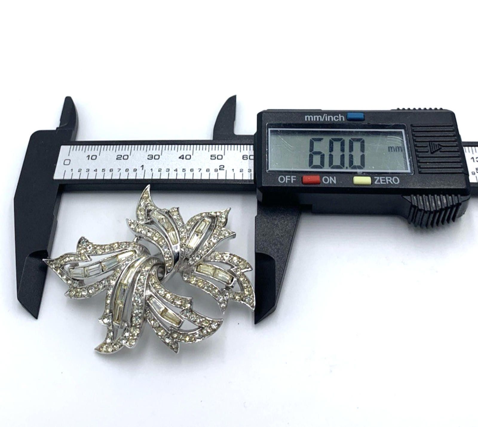 Other Marcel Boucher Rhodium Plated Clear Rhinestone Leaf Brooch Size ONE SIZE - 7 Thumbnail