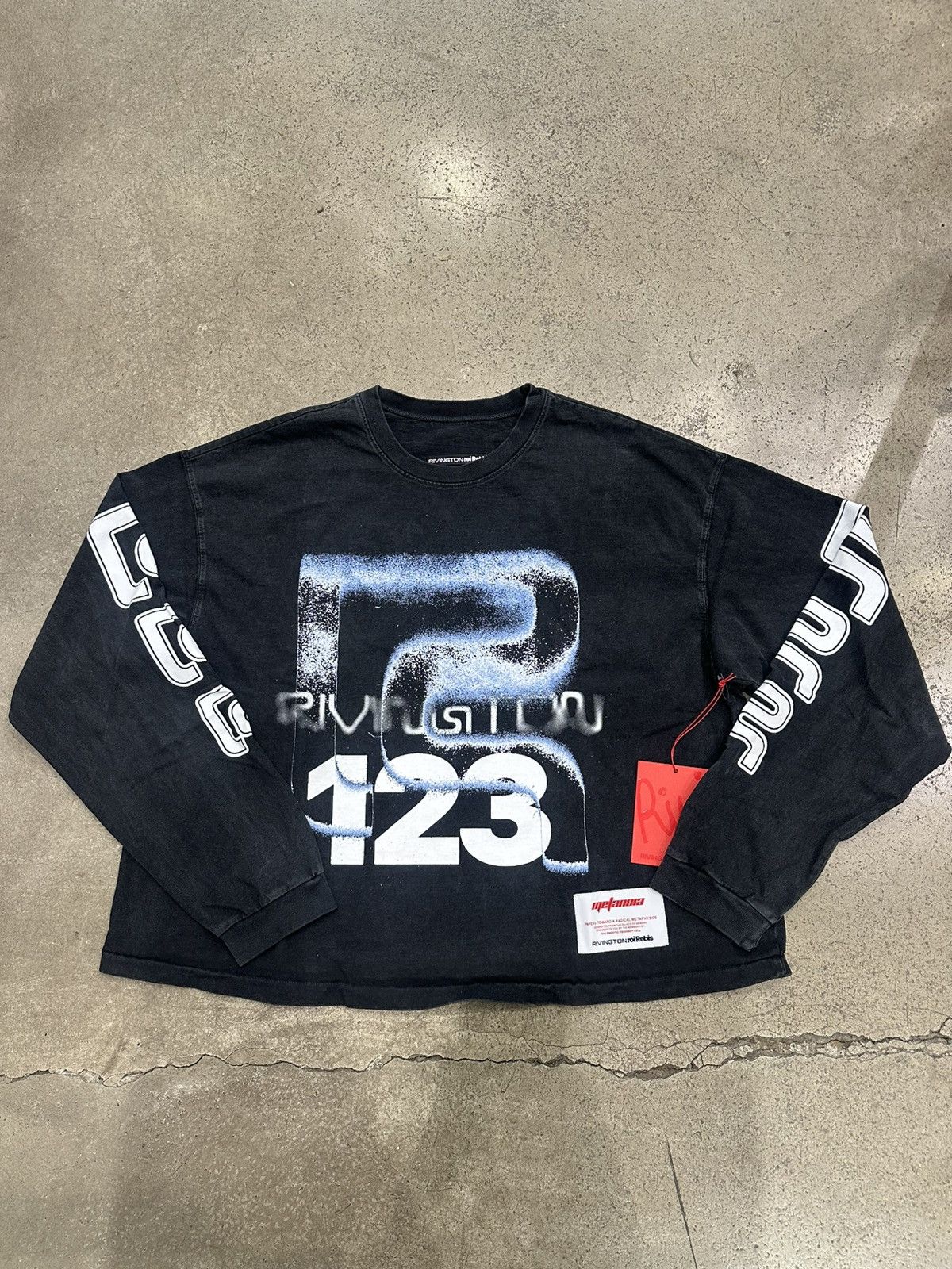 RRR123 OUR HAND LS TEE RIVINGTON グラフィック RRR-123 RIVINGTON ROI REBIS - In Times Like These CVA LS Tee