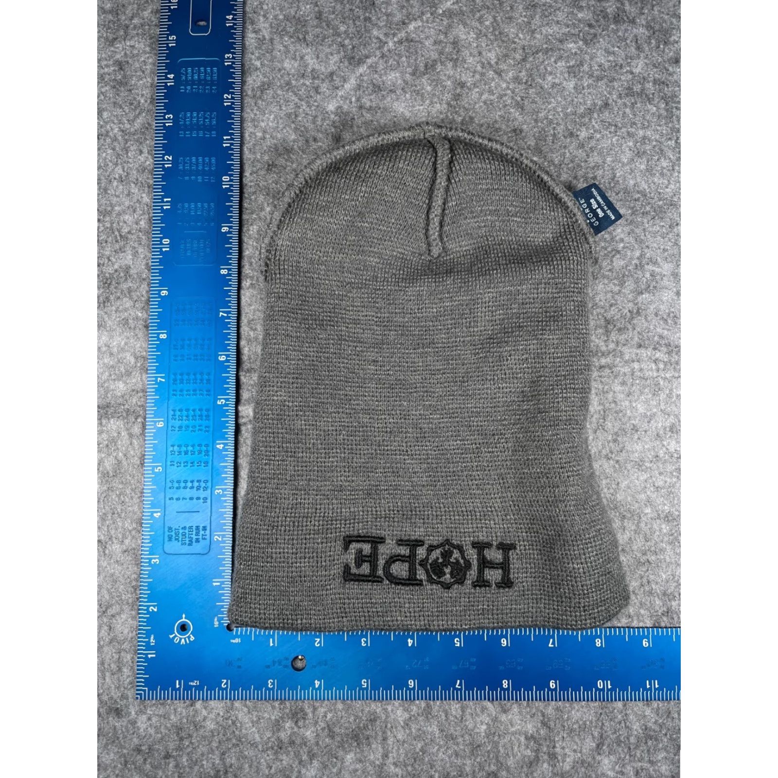 George George Beanie Toque One Size Adult Gray Knit Acrylic Hat Mens Womens Unisex Outdoors Ski Winter Fall Spring Summer - 90s? Size ONE SIZE - 5 Thumbnail